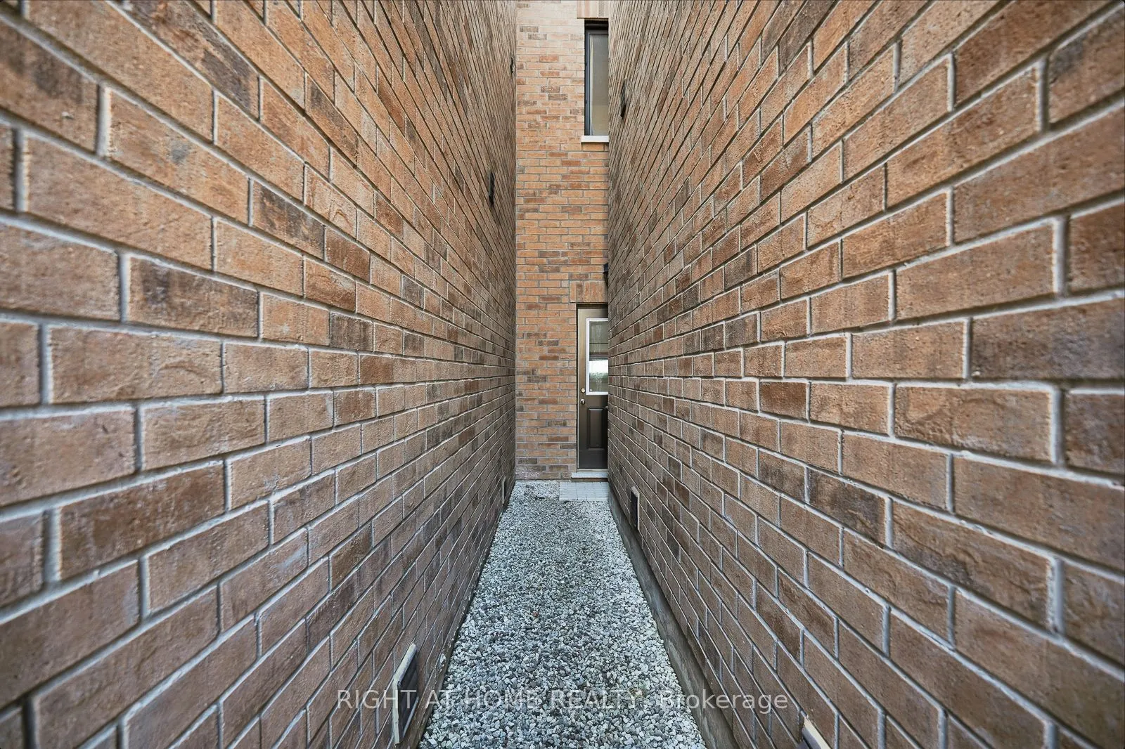 16 Angelfish Road