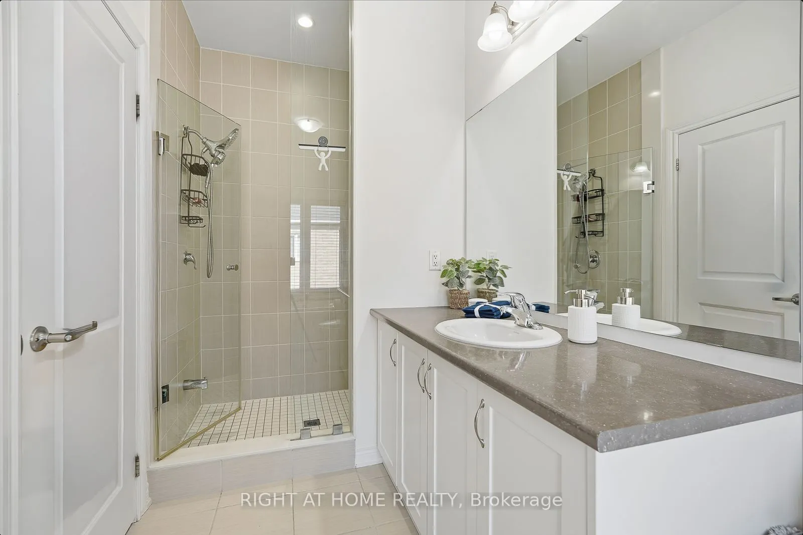 16 Angelfish Road