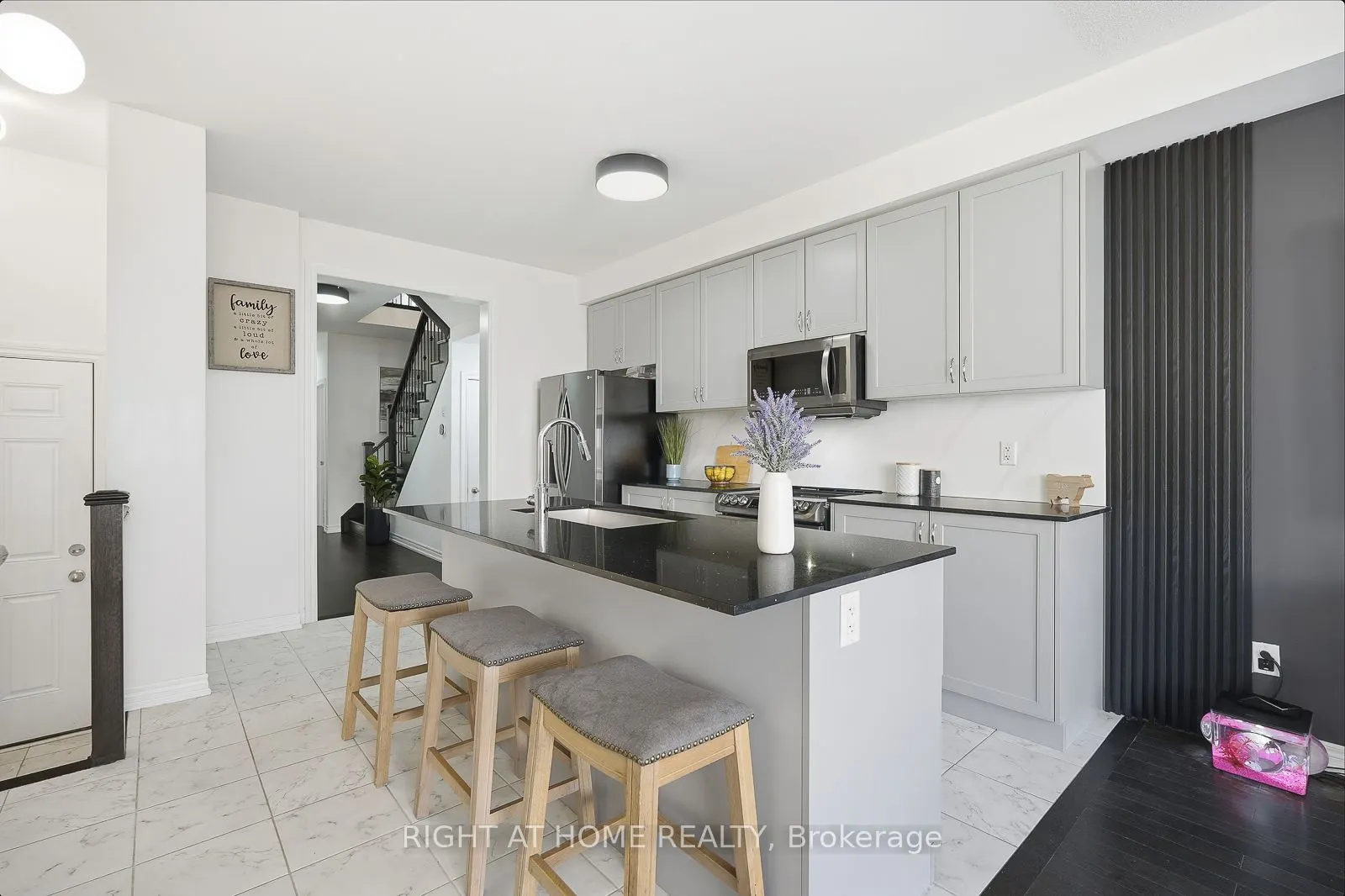 16 Angelfish Road