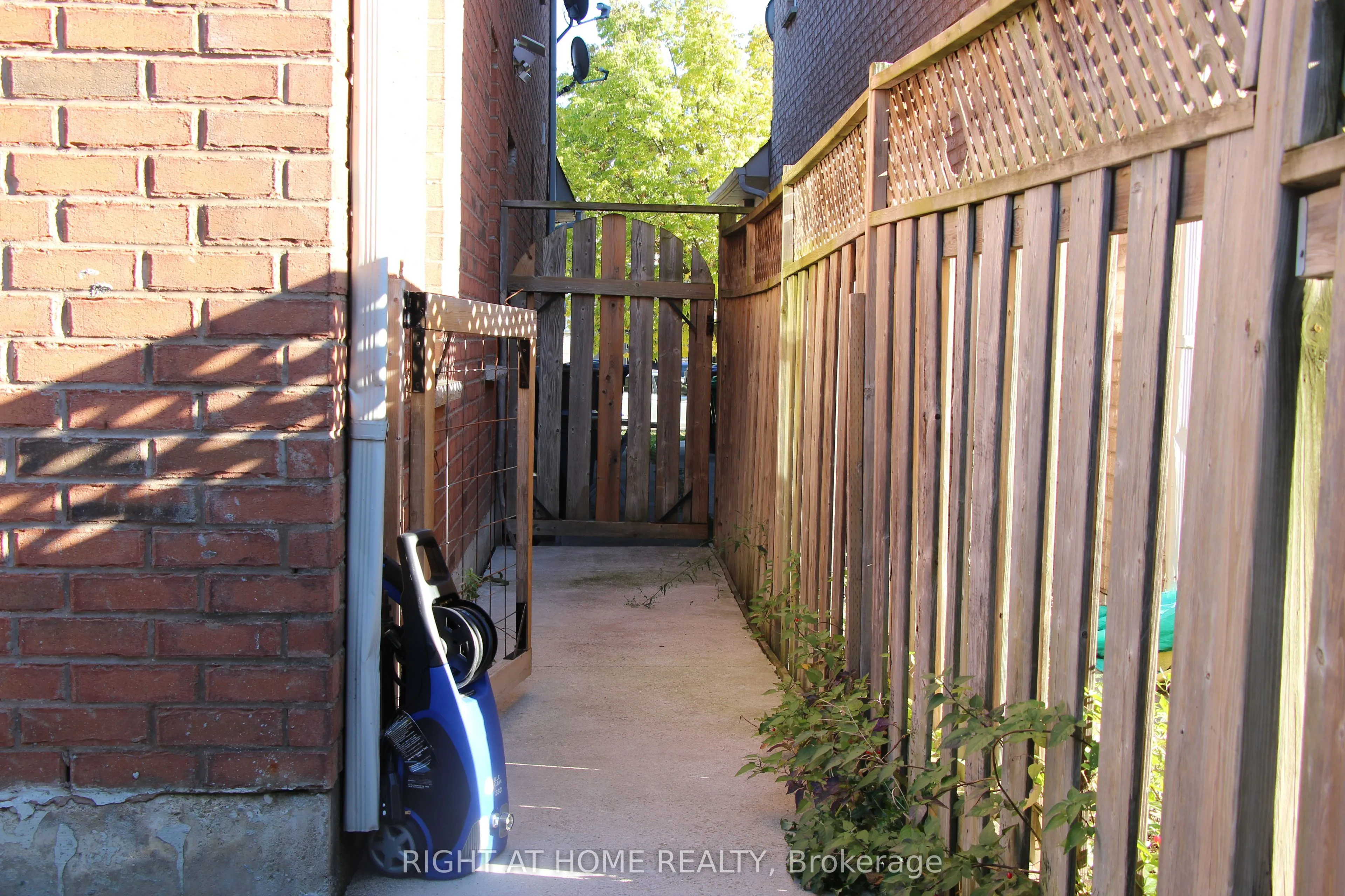 144 Cadillac Crescent