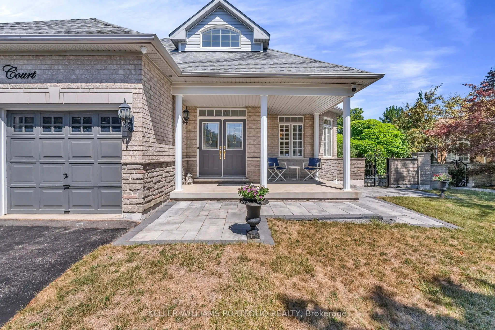 8 Vista View Court