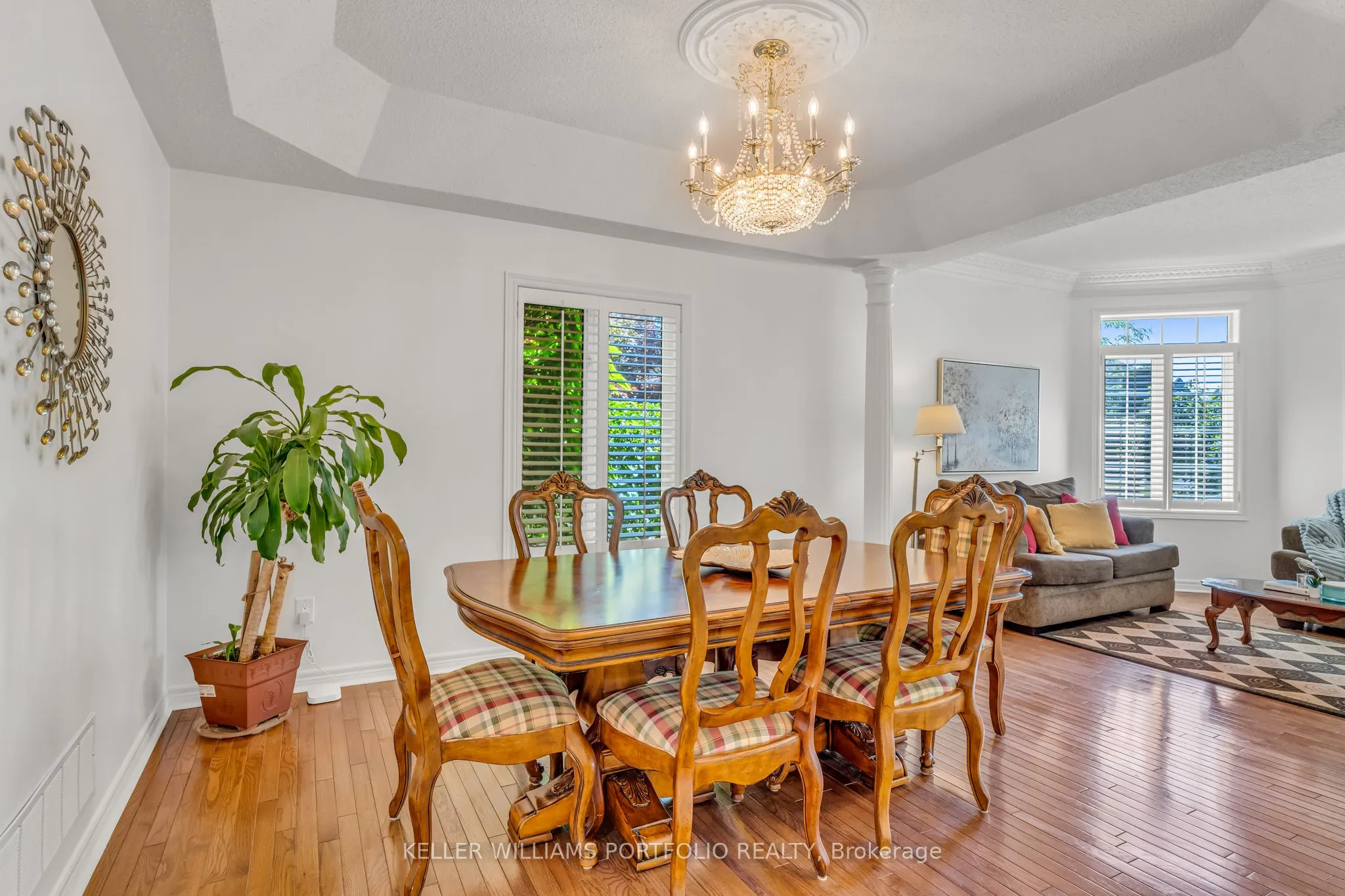 8 Vista View Court