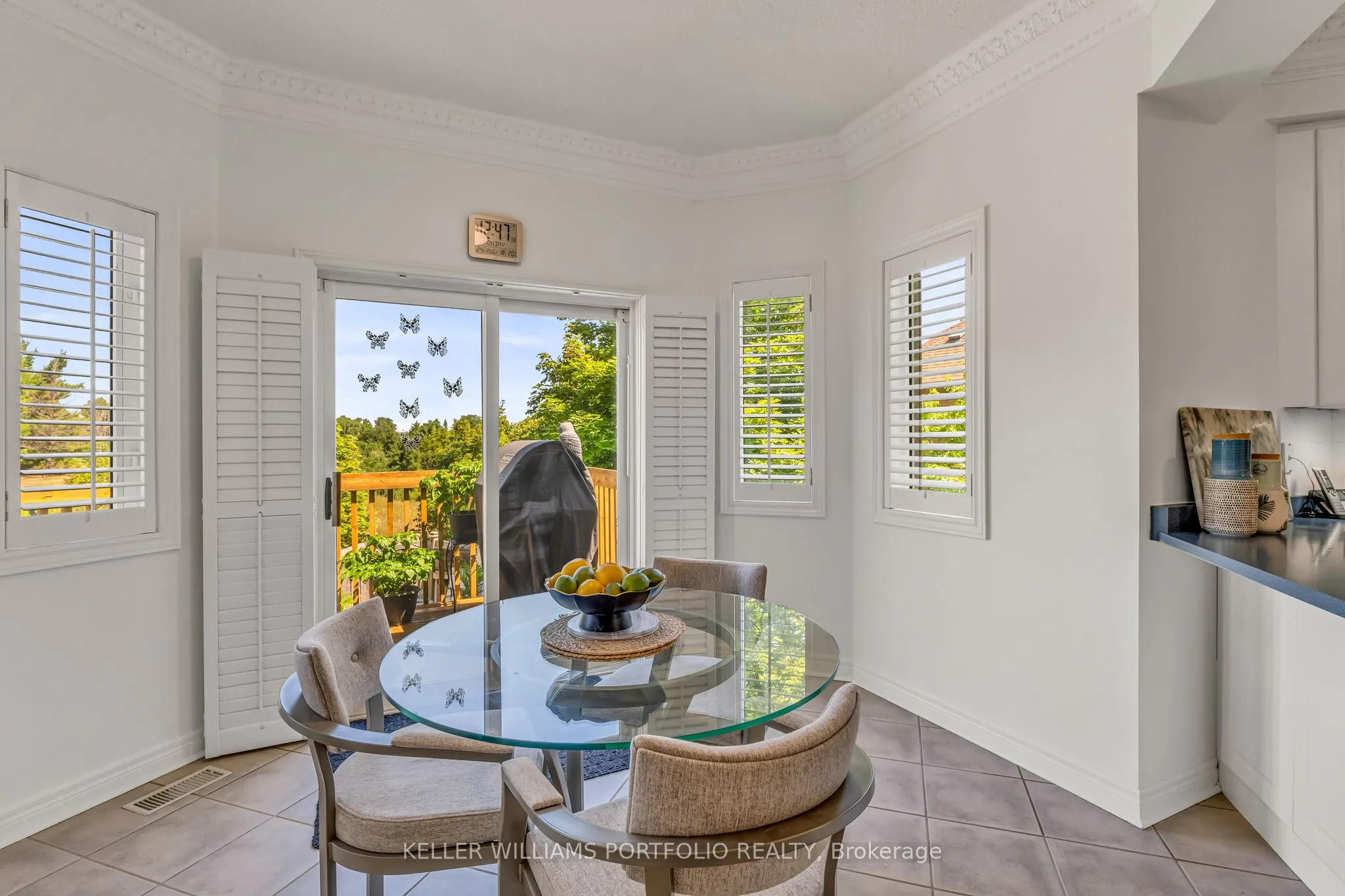 8 Vista View Court
