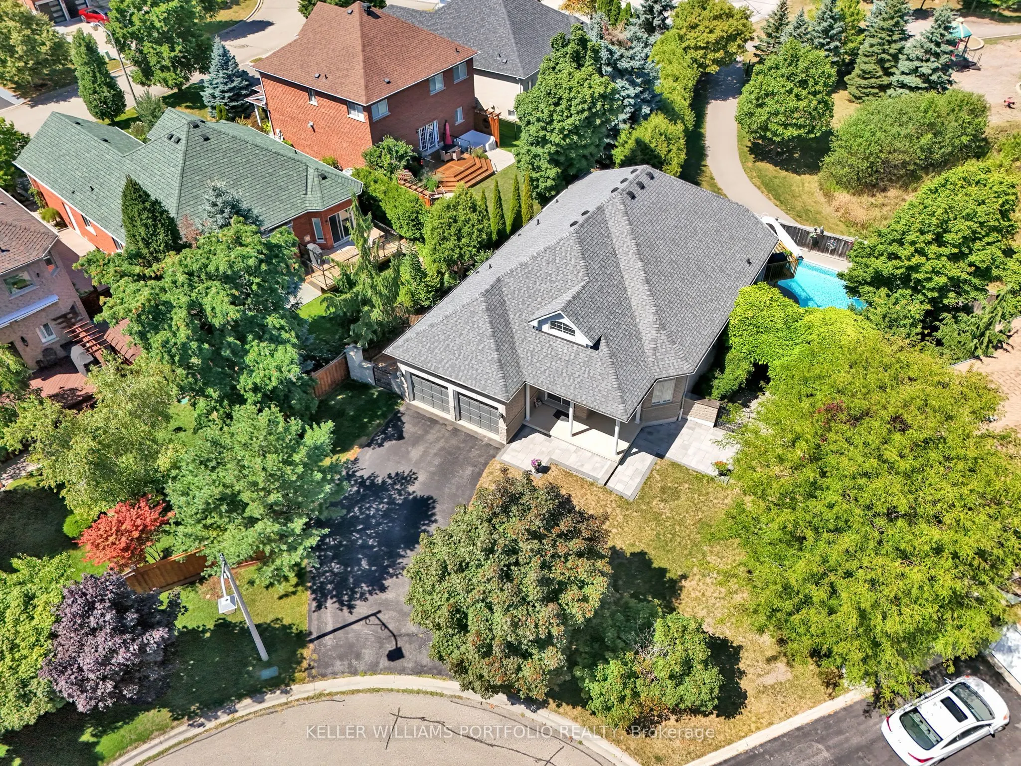 8 Vista View Court