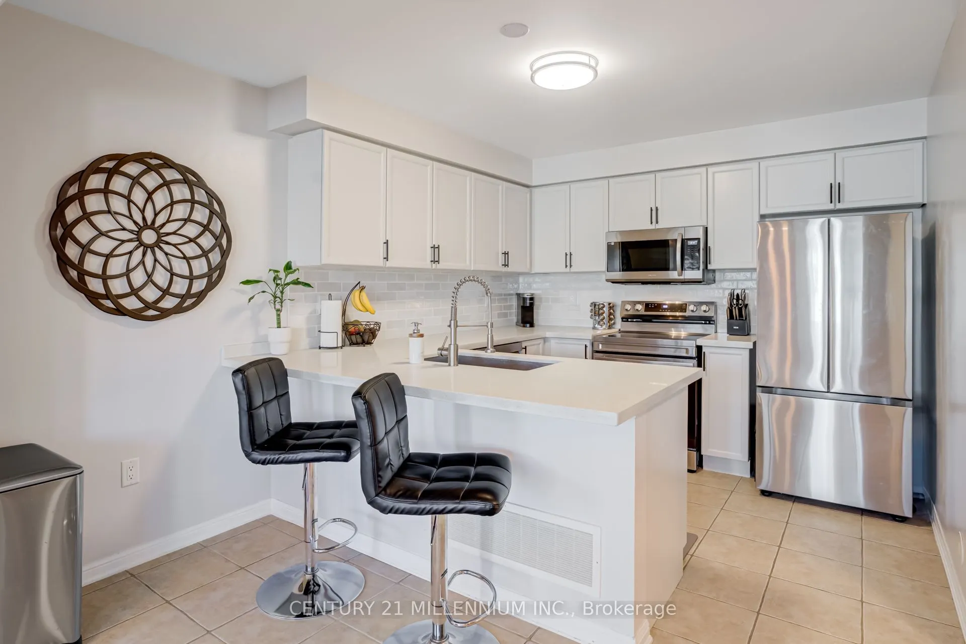 914 Ambroise Crescent