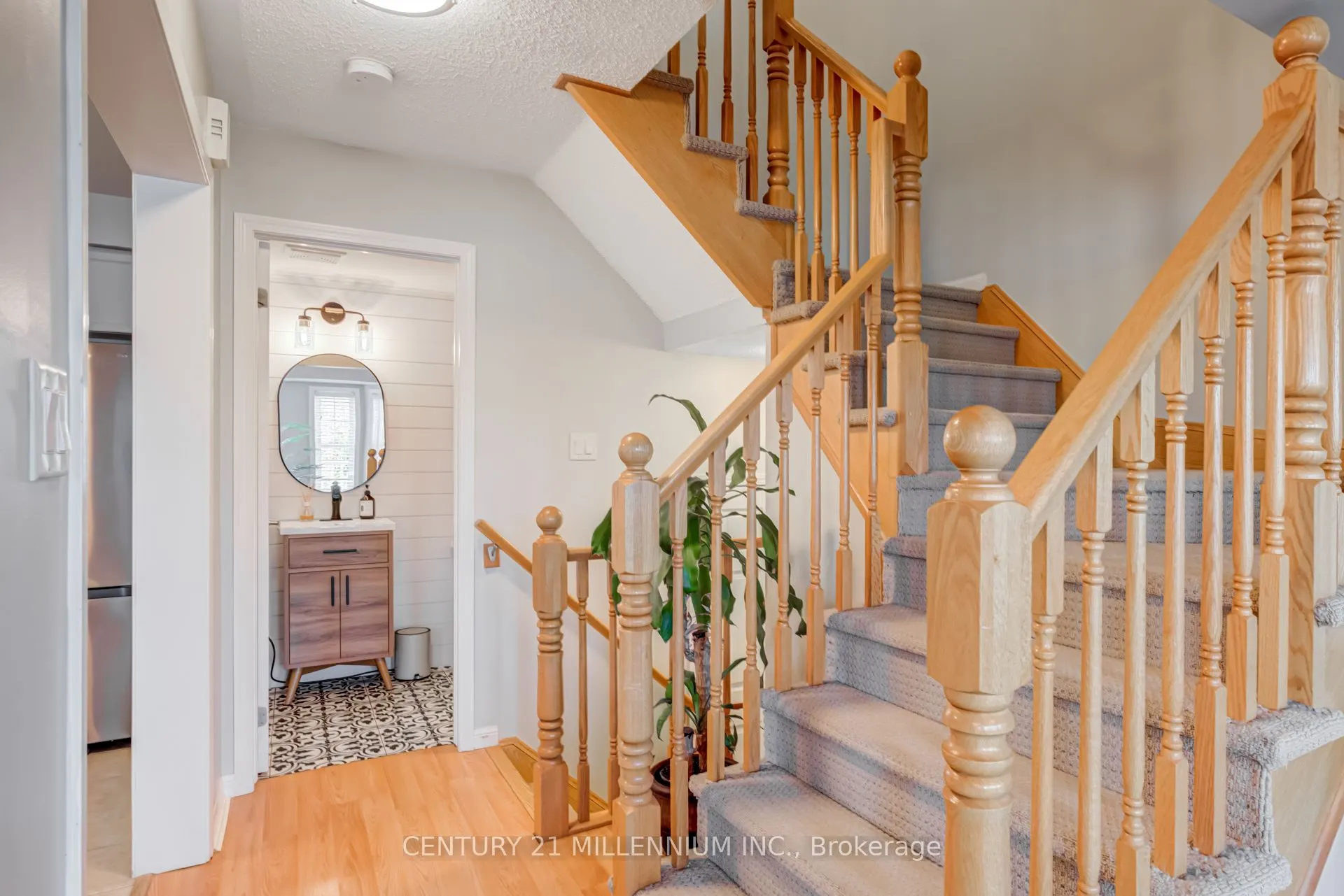 914 Ambroise Crescent