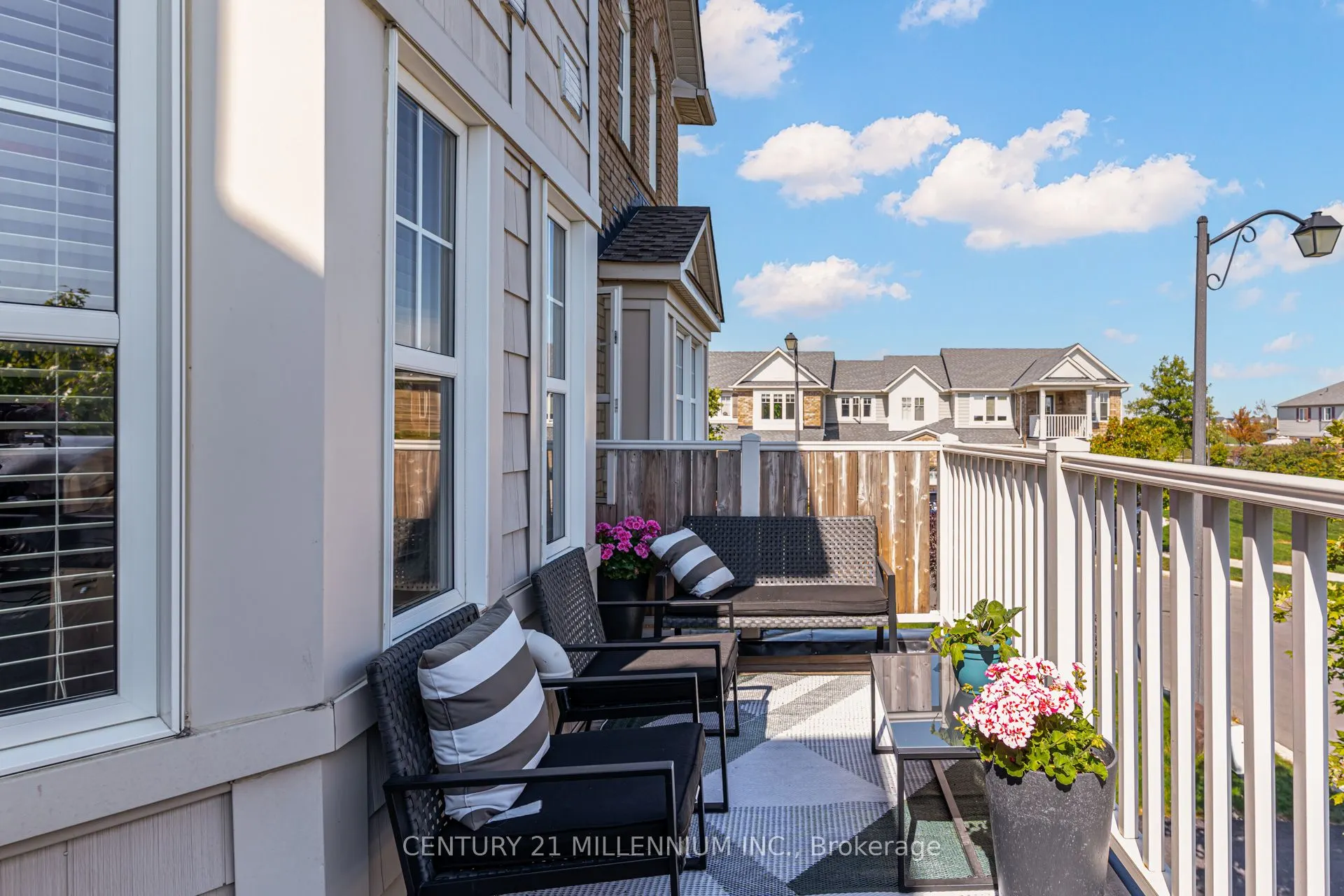 914 Ambroise Crescent