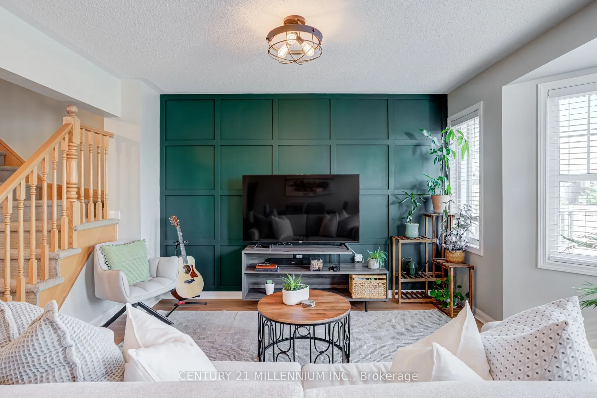 914 Ambroise Crescent