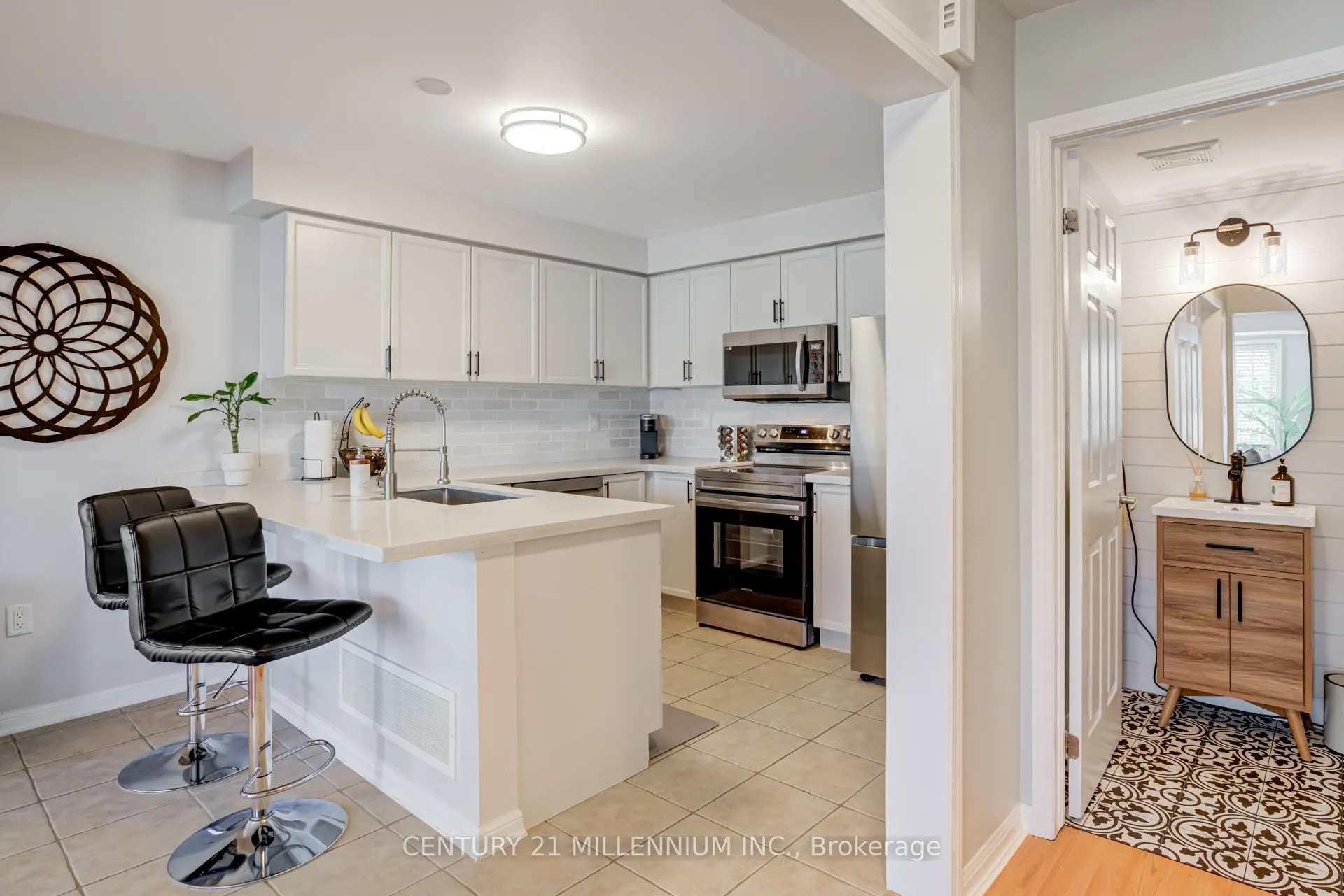 914 Ambroise Crescent