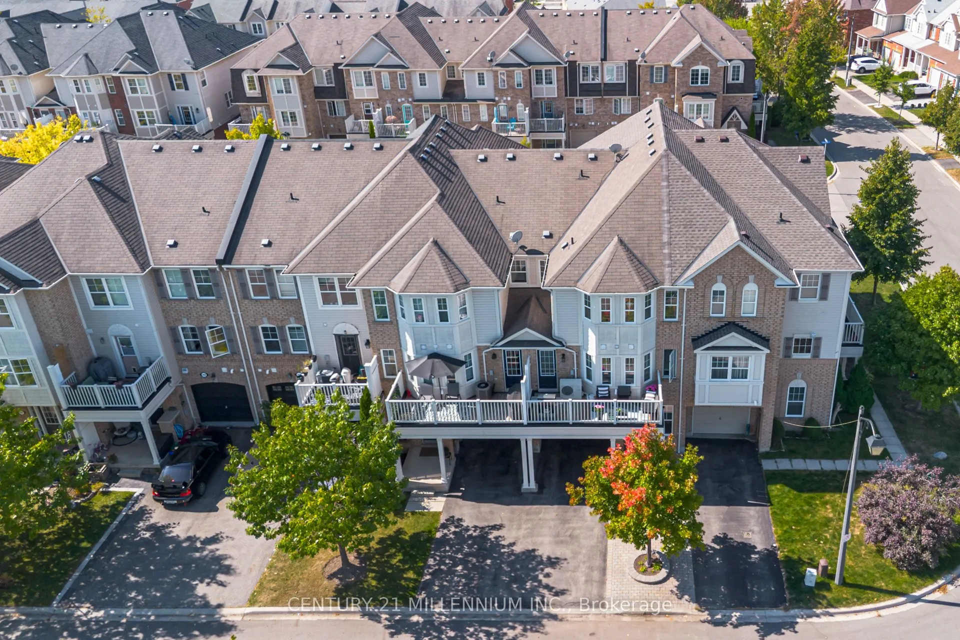 914 Ambroise Crescent