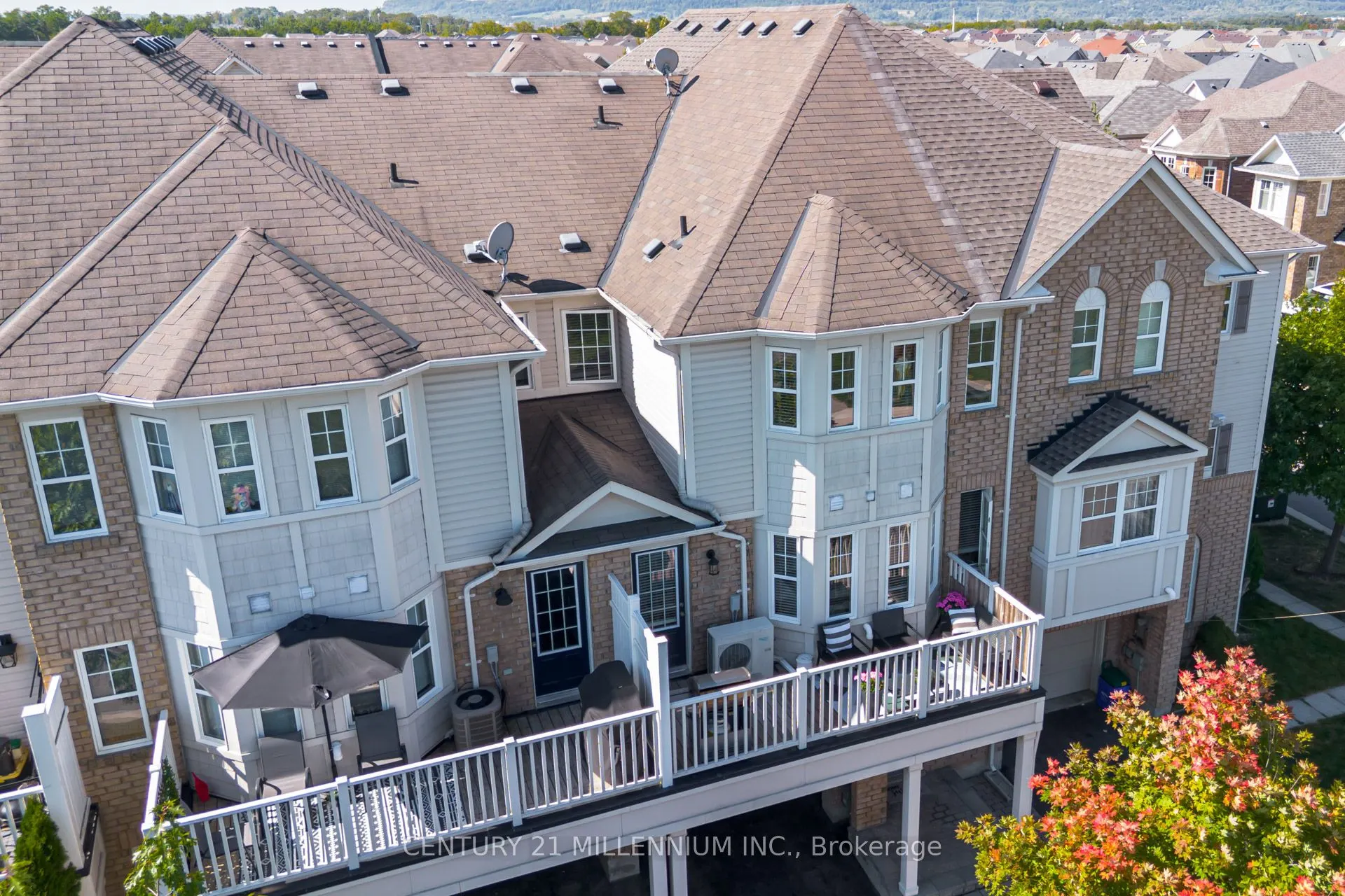 914 Ambroise Crescent