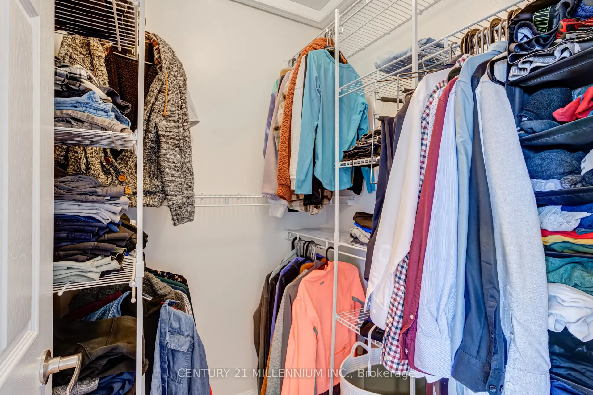 914 Ambroise Crescent