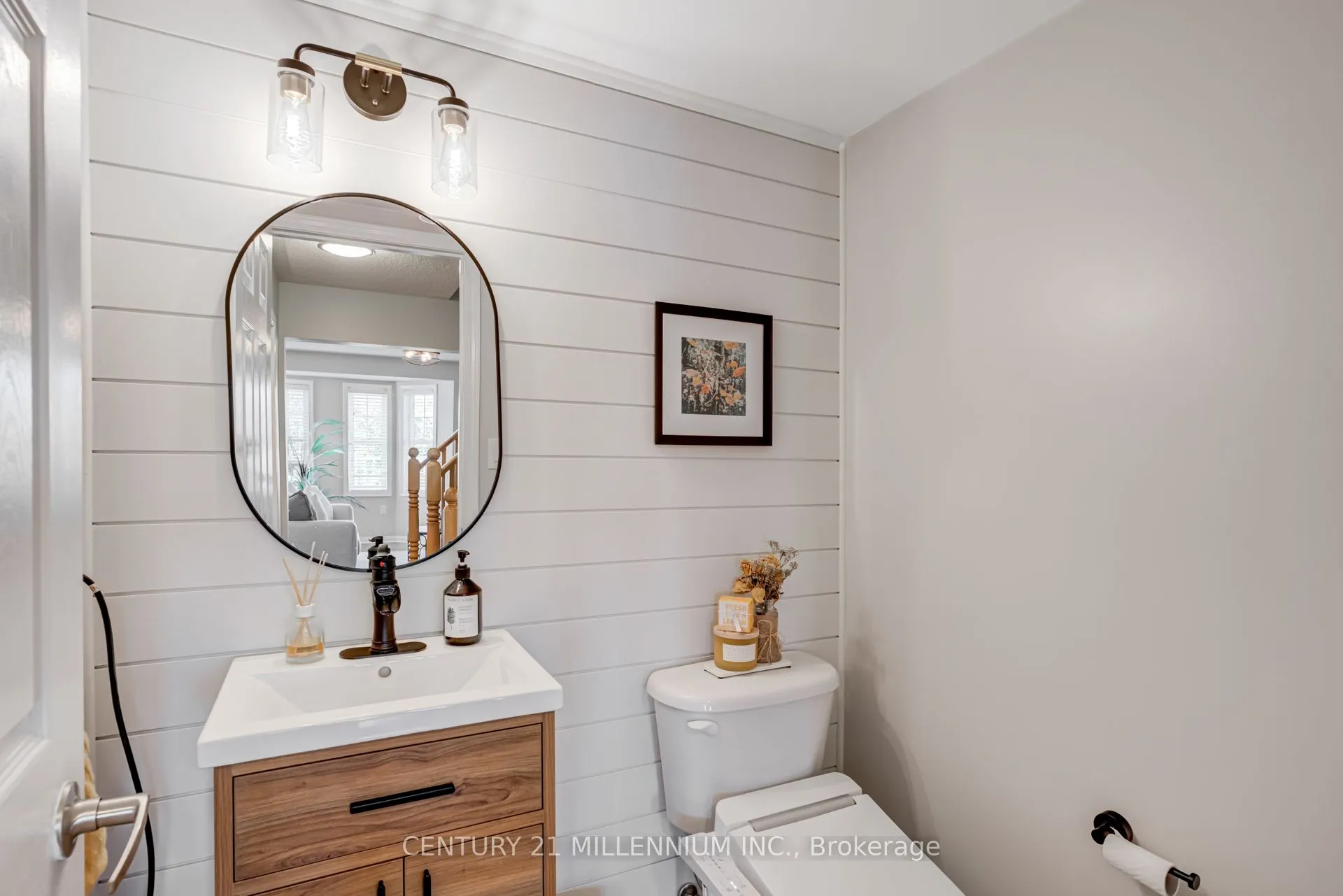 914 Ambroise Crescent