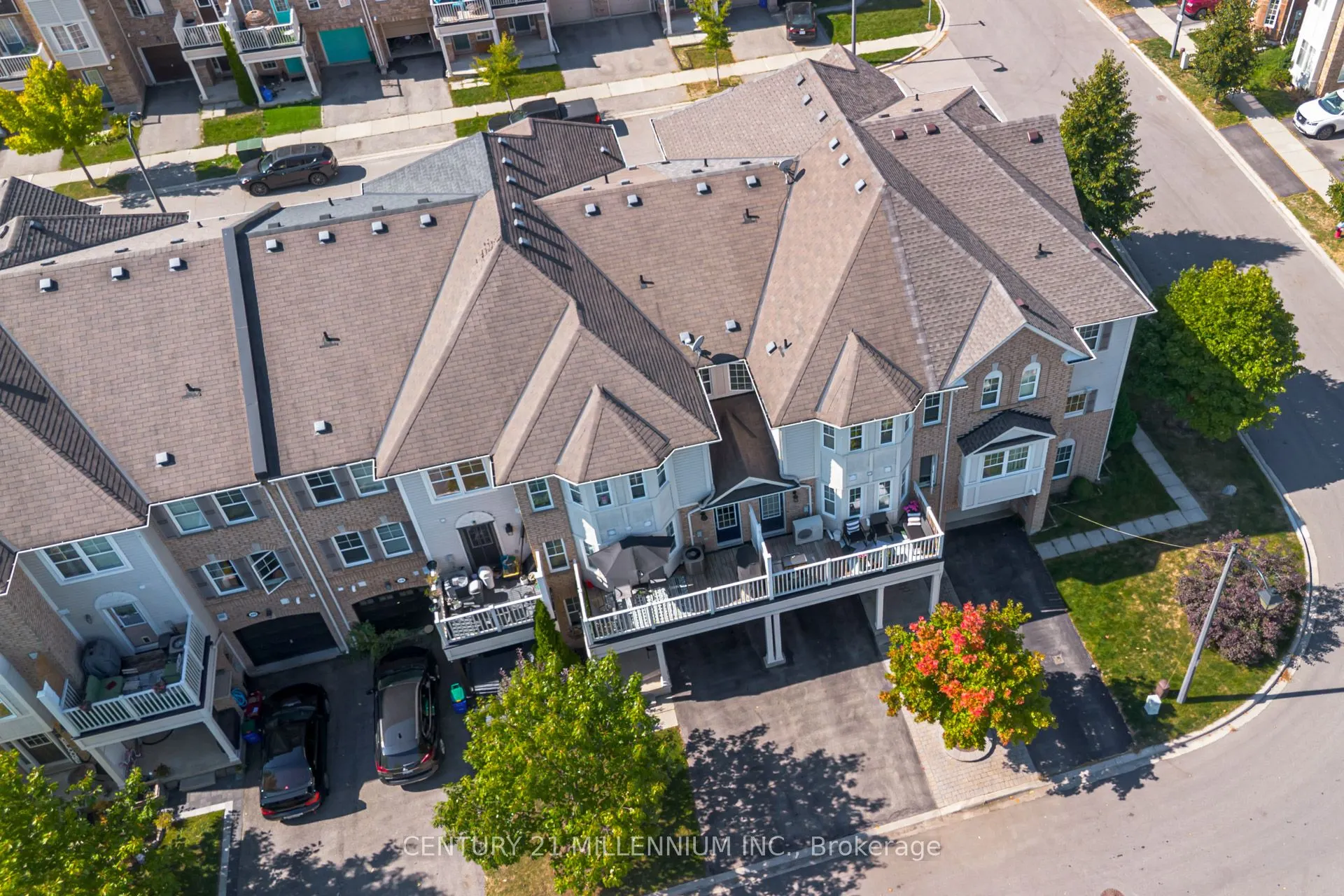 914 Ambroise Crescent