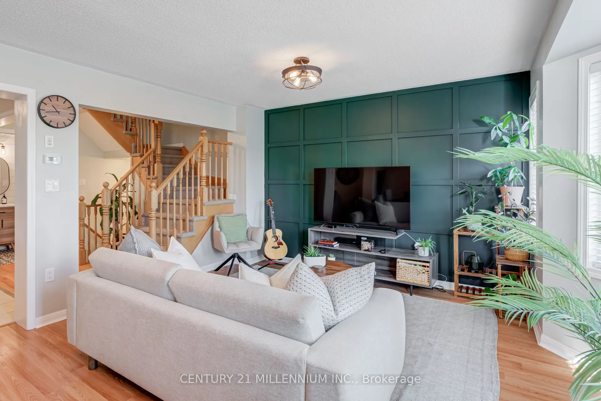 914 Ambroise Crescent