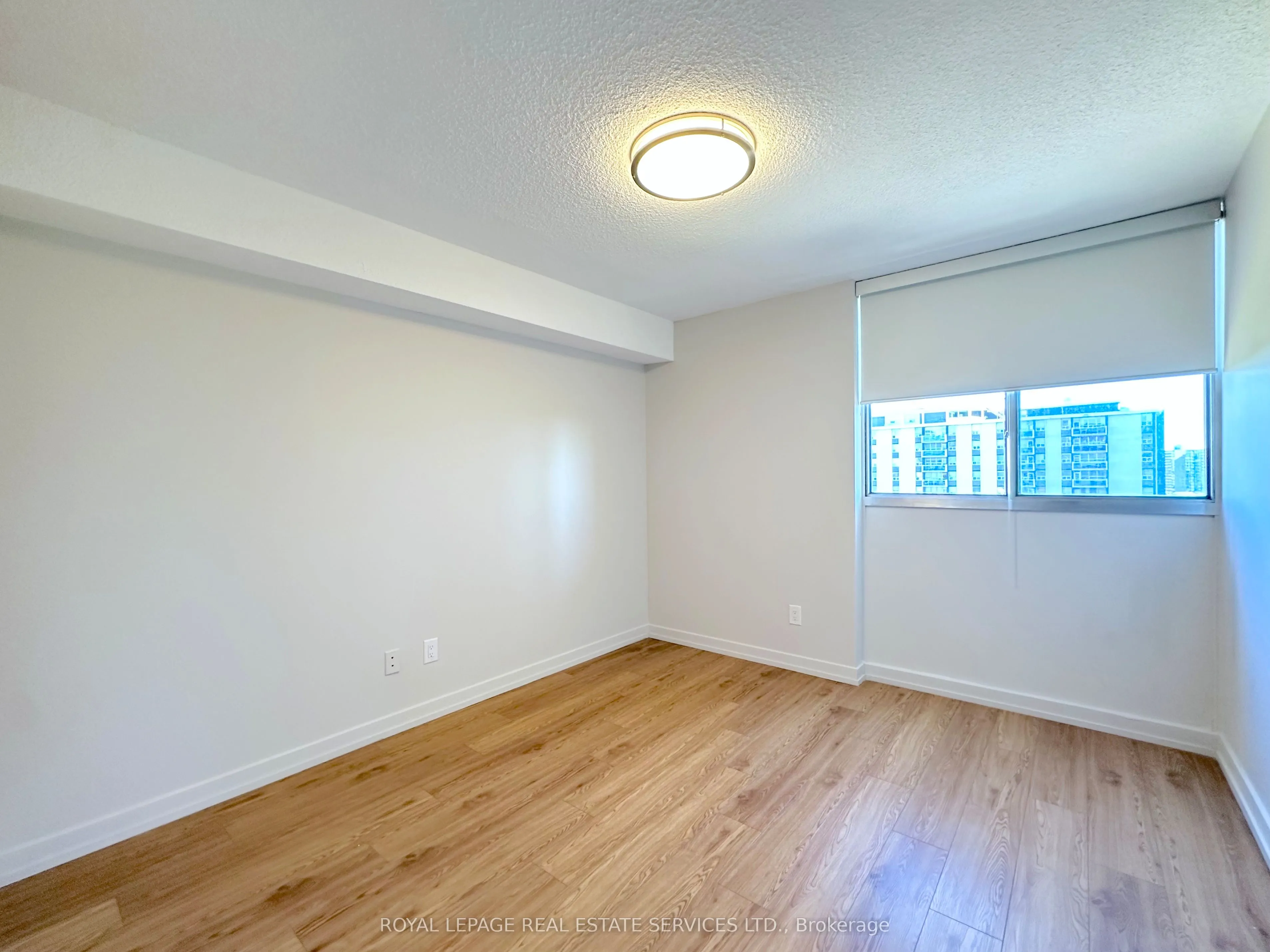 165 La Rose Avenue, #811