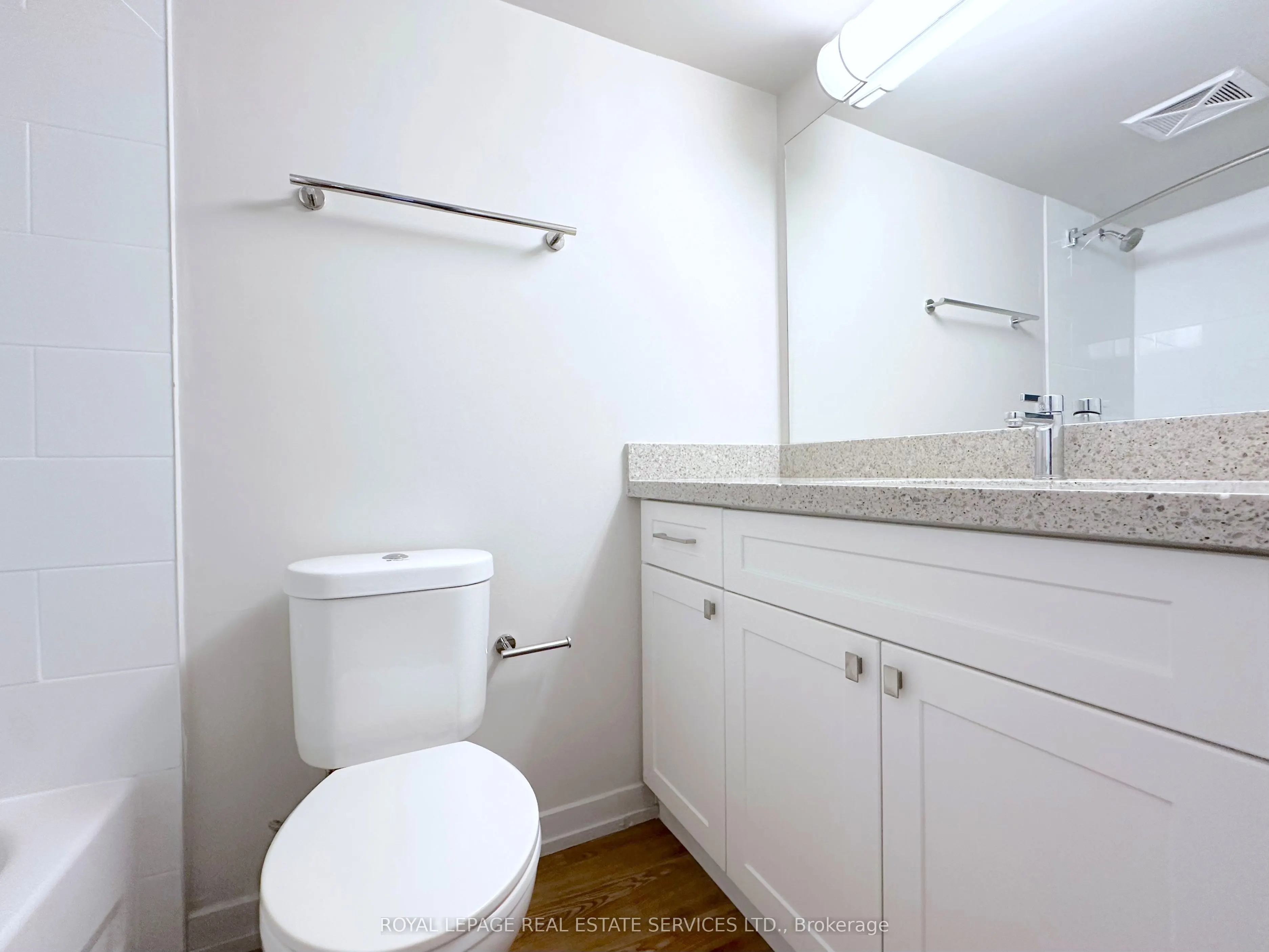 165 La Rose Avenue, #811