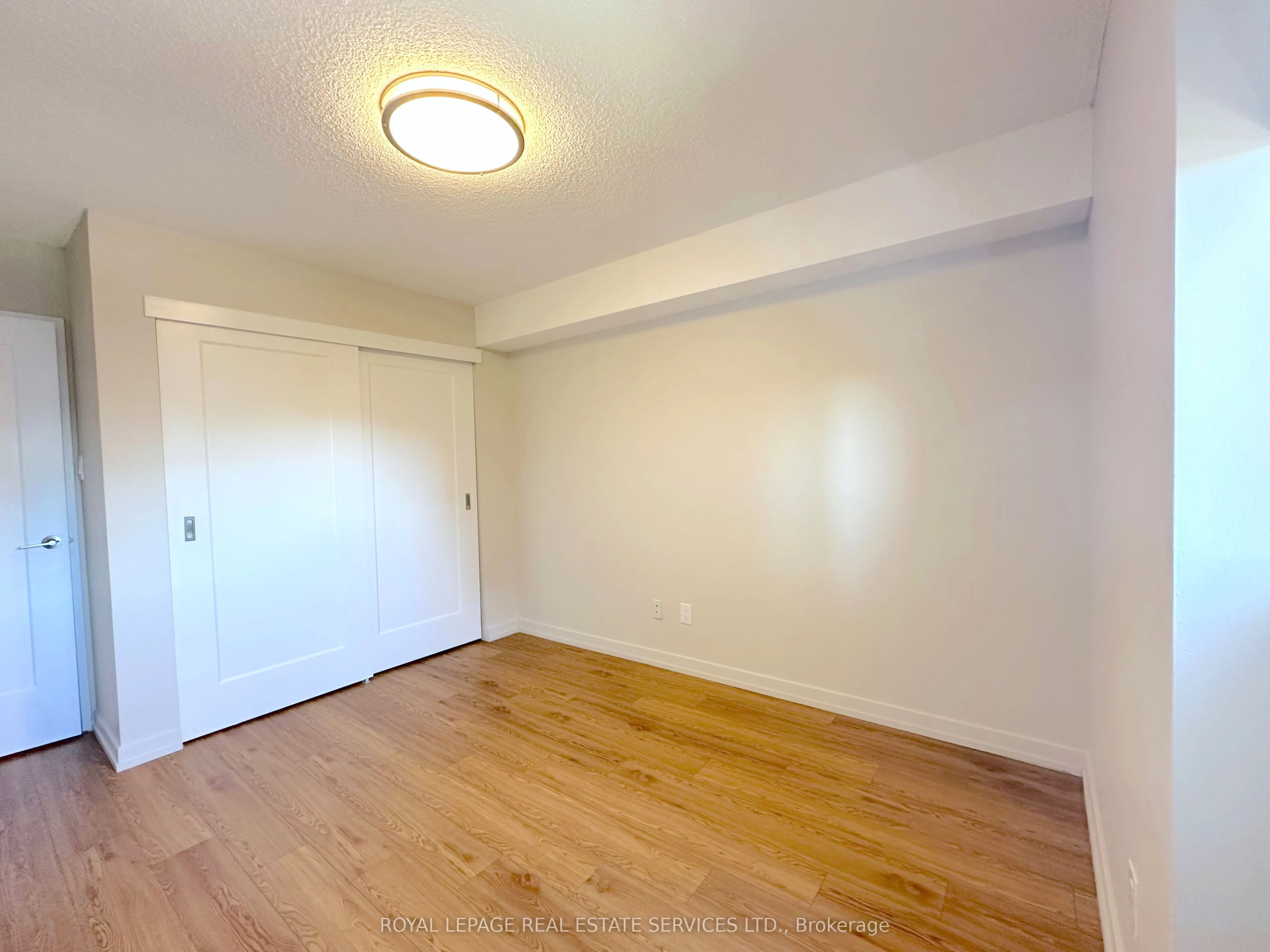 165 La Rose Avenue, #811