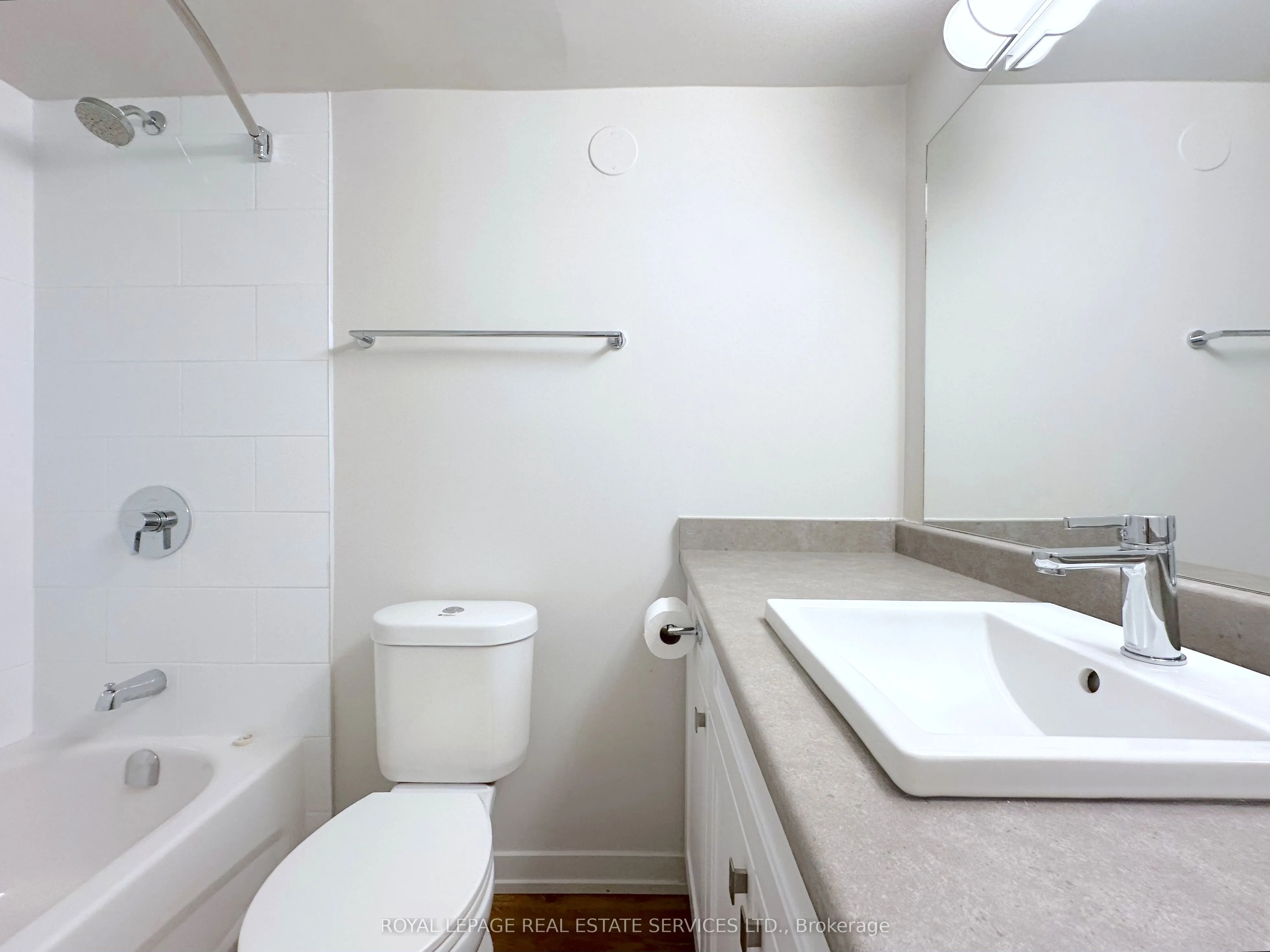 165 La Rose Avenue, #205