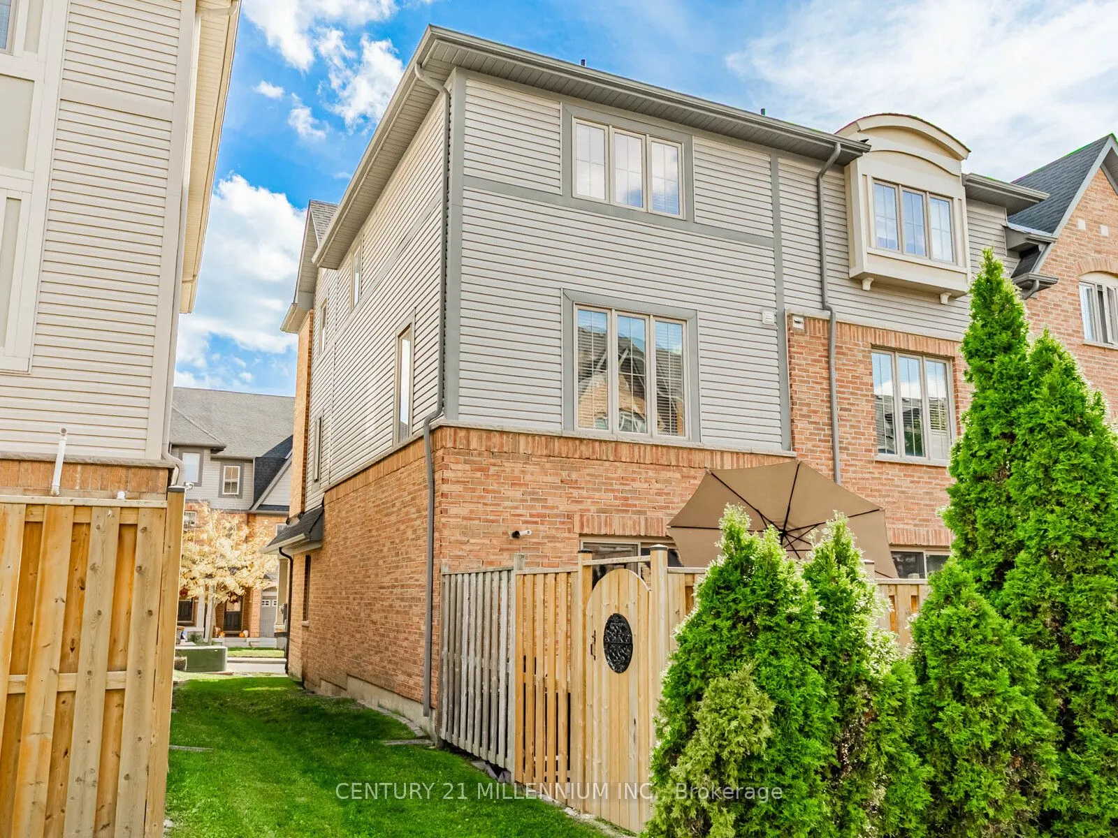 111 Cedar Lake Crescent, #127