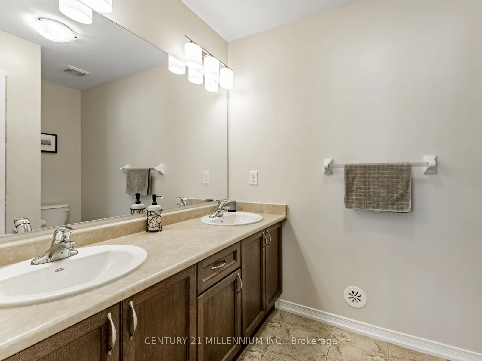 111 Cedar Lake Crescent, #127