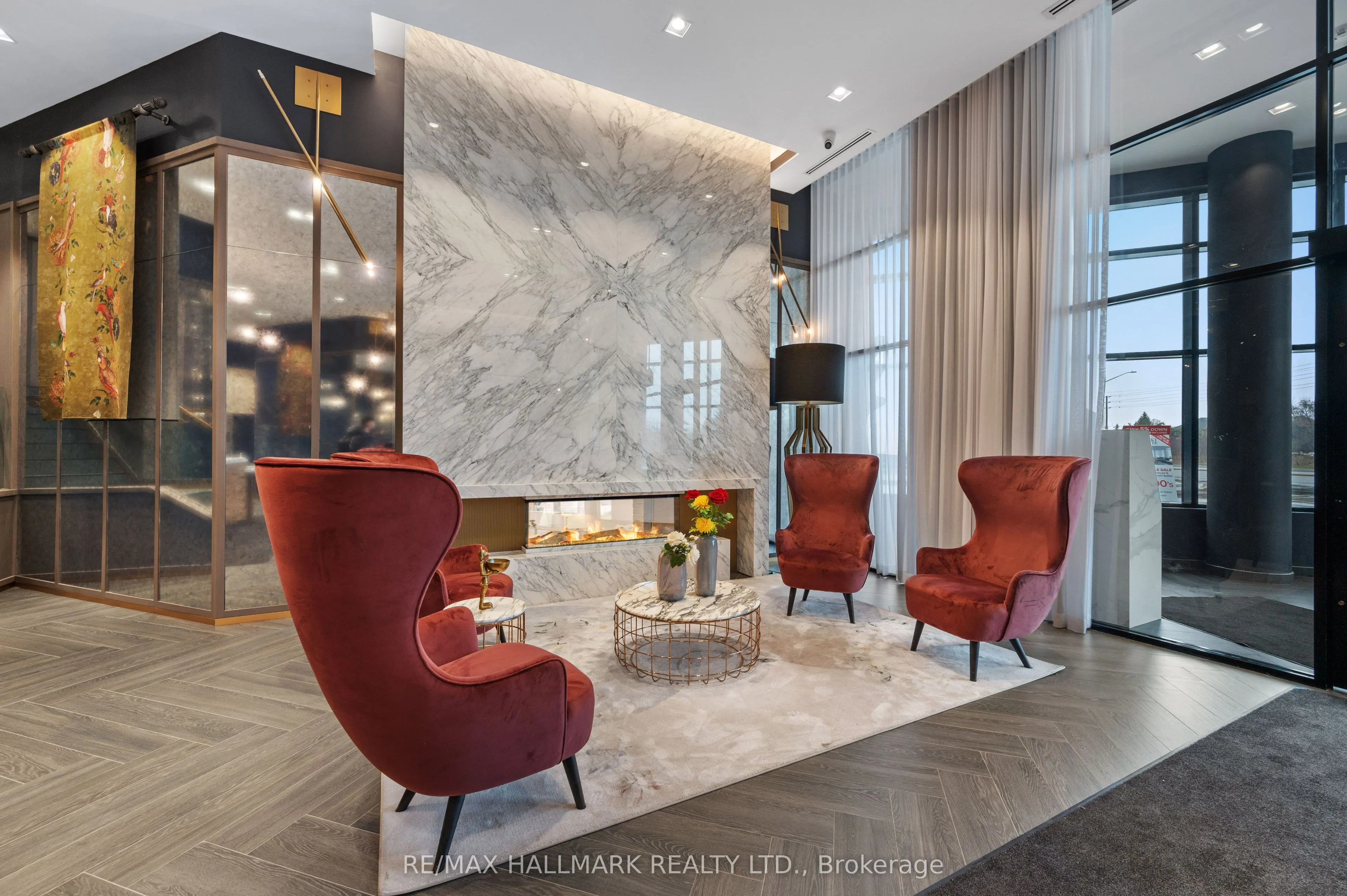 405 dundas Street W, #239