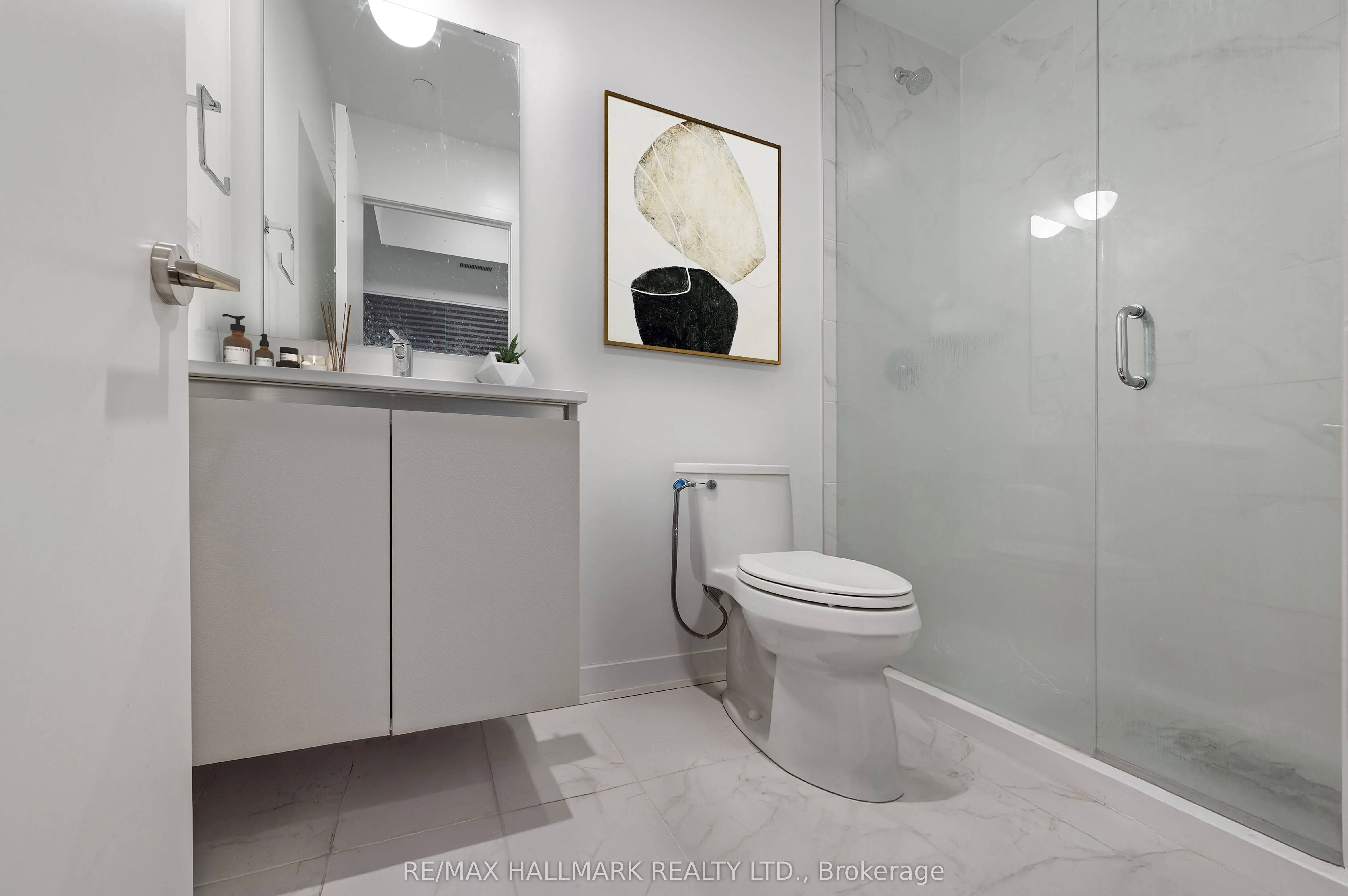 405 dundas Street W, #239