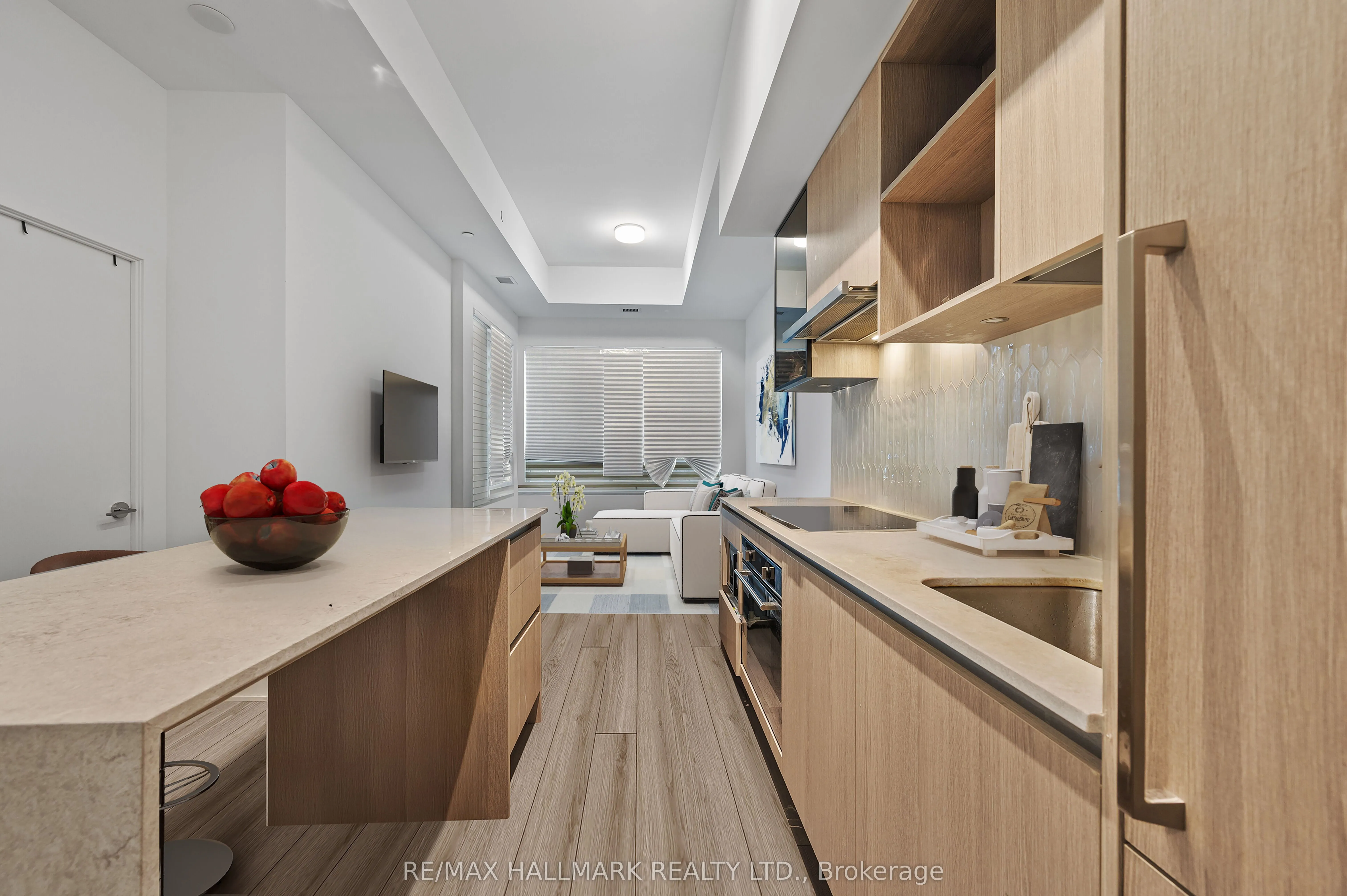 405 dundas Street W, #239