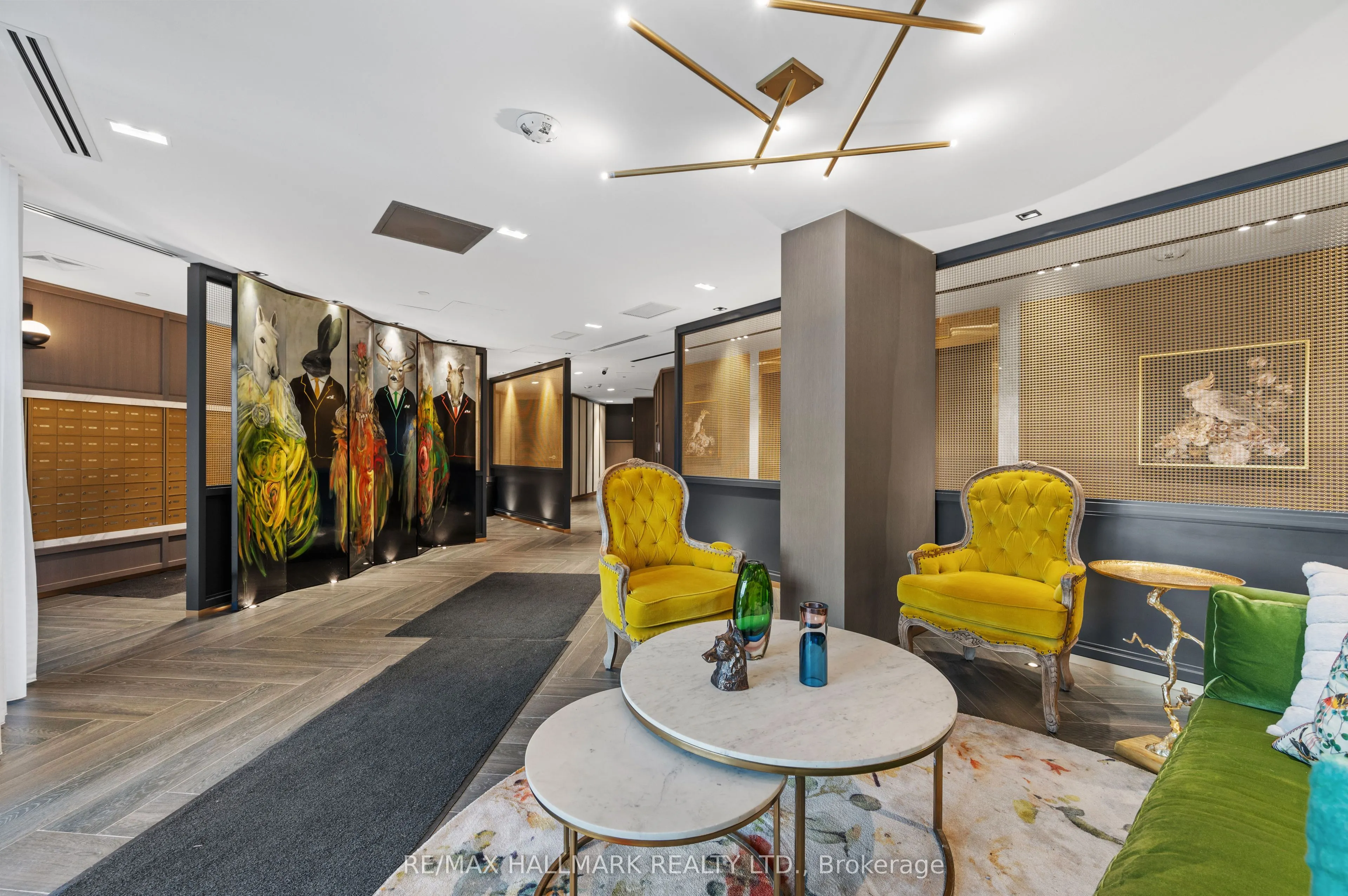 405 dundas Street W, #239