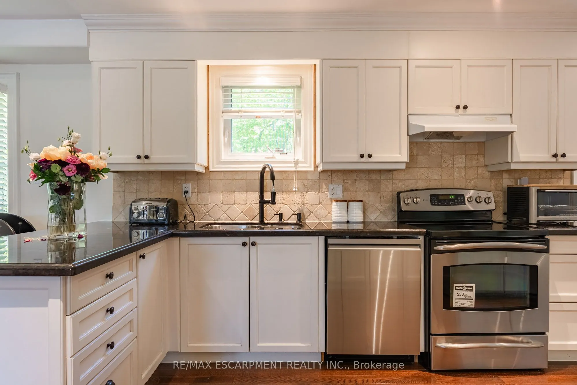 1034 Lakeshore Road W
