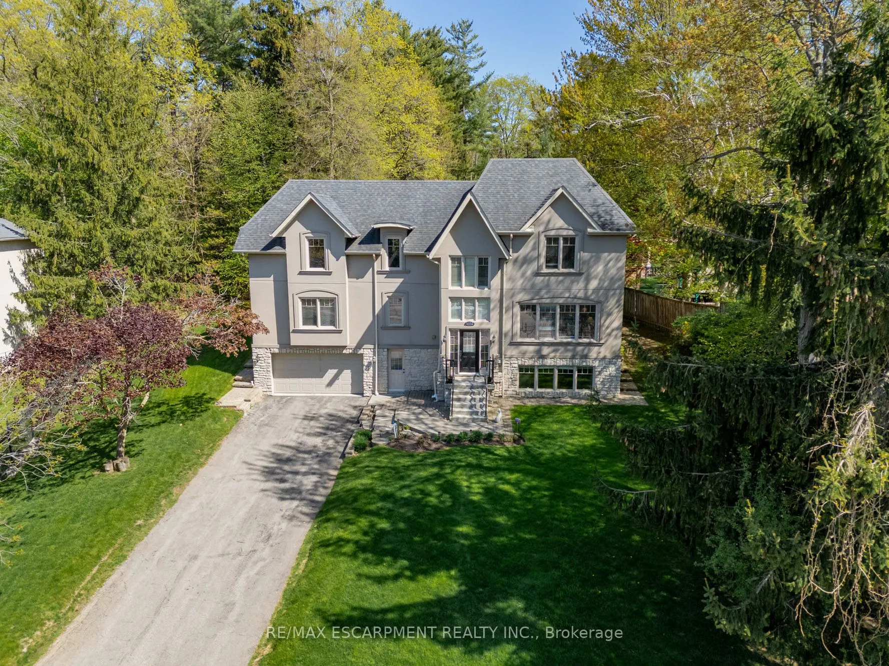 1034 Lakeshore Road W