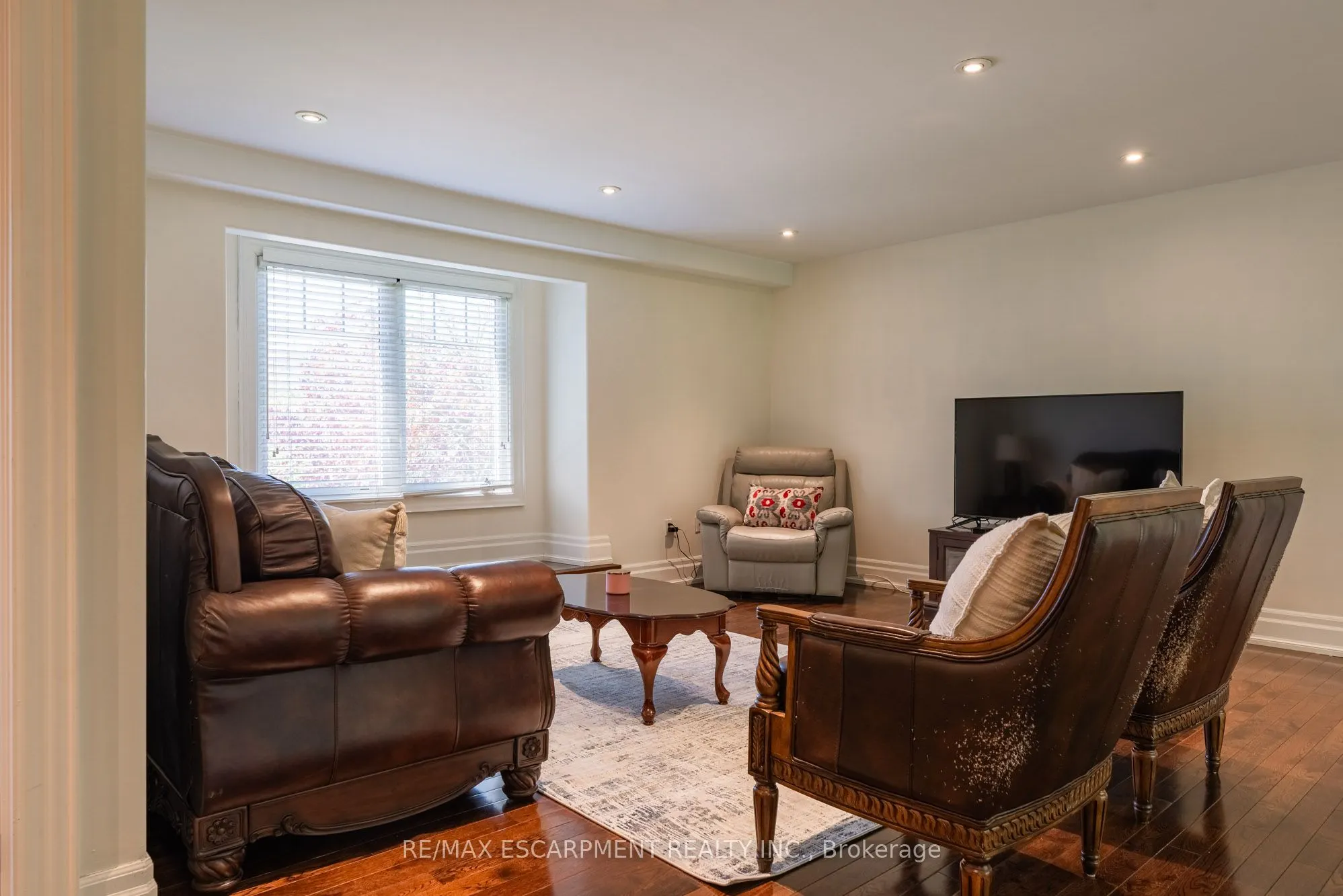 1034 Lakeshore Road W