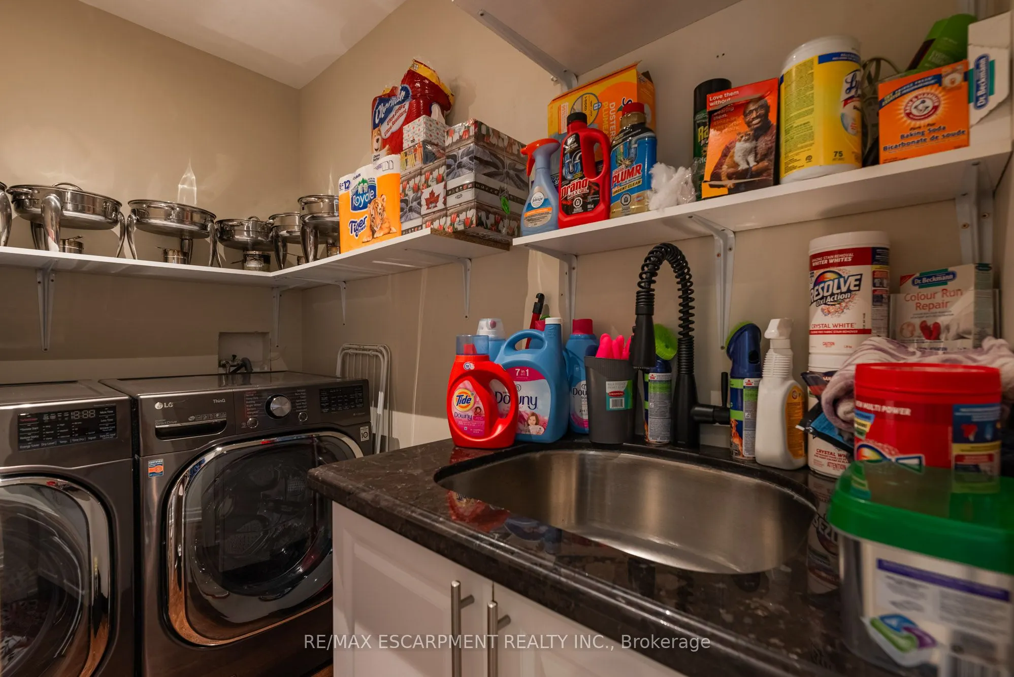 1034 Lakeshore Road W