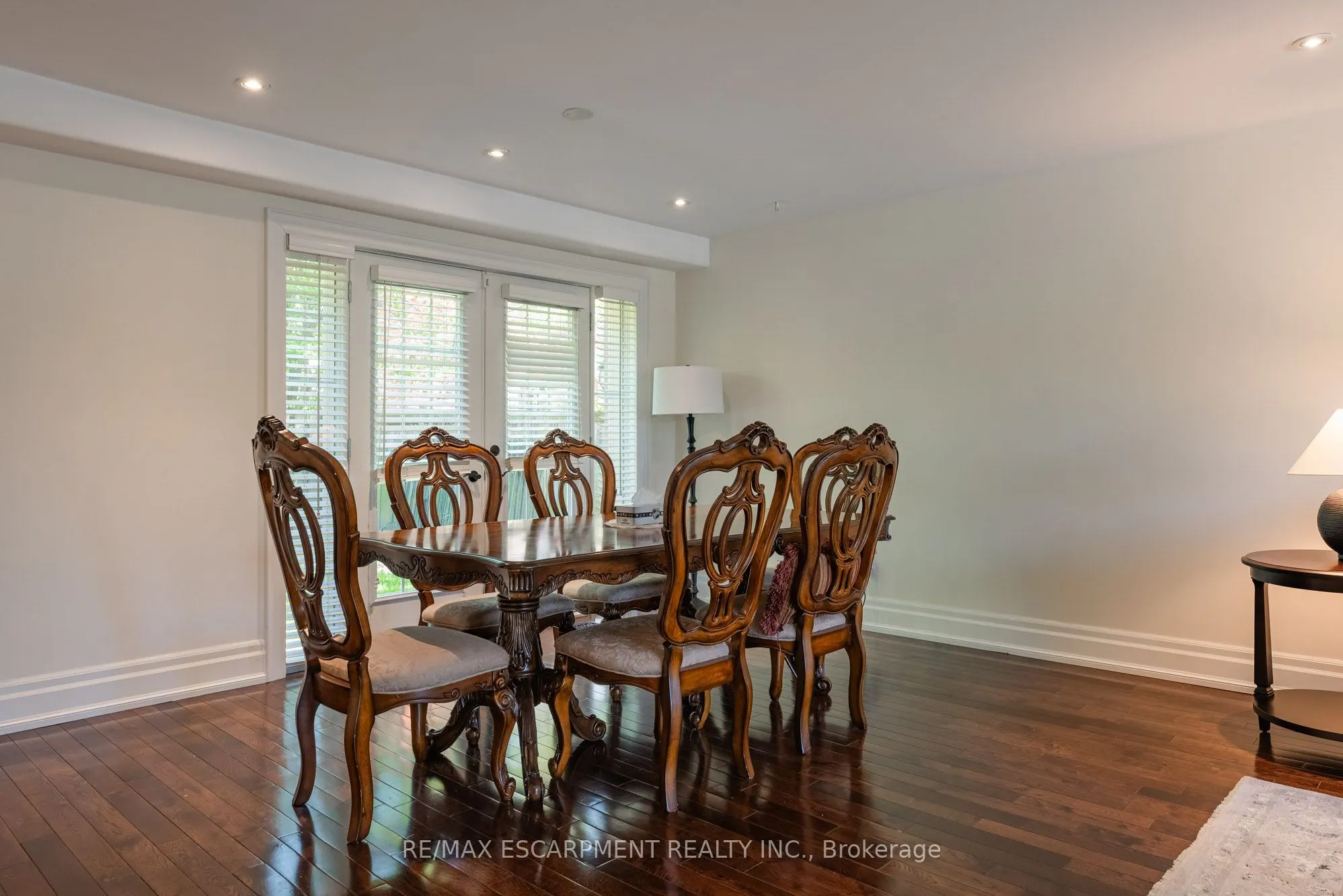 1034 Lakeshore Road W