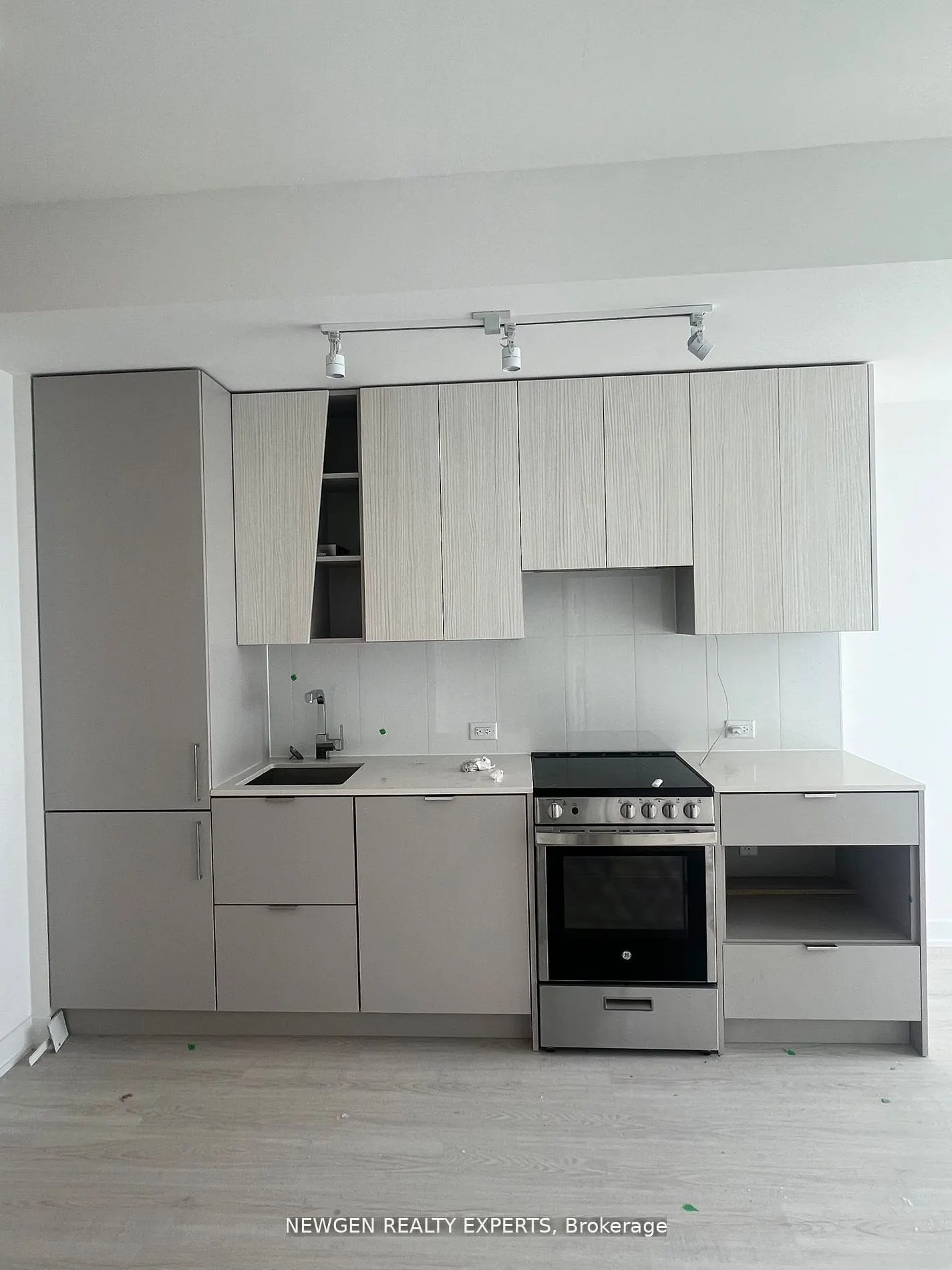 3883 Quartz Road, #3512