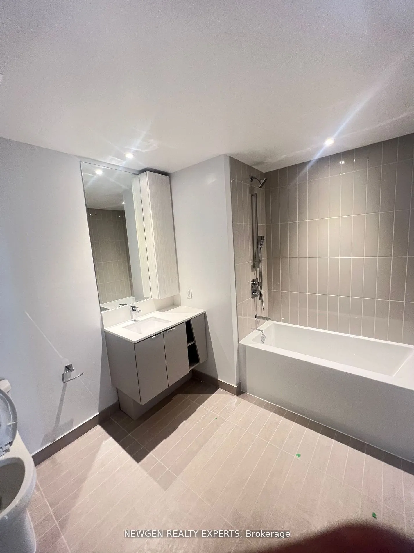 3883 Quartz Road, #3512