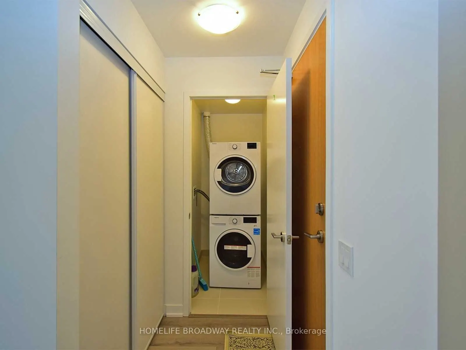 1787 St Clair Avenue W, #413