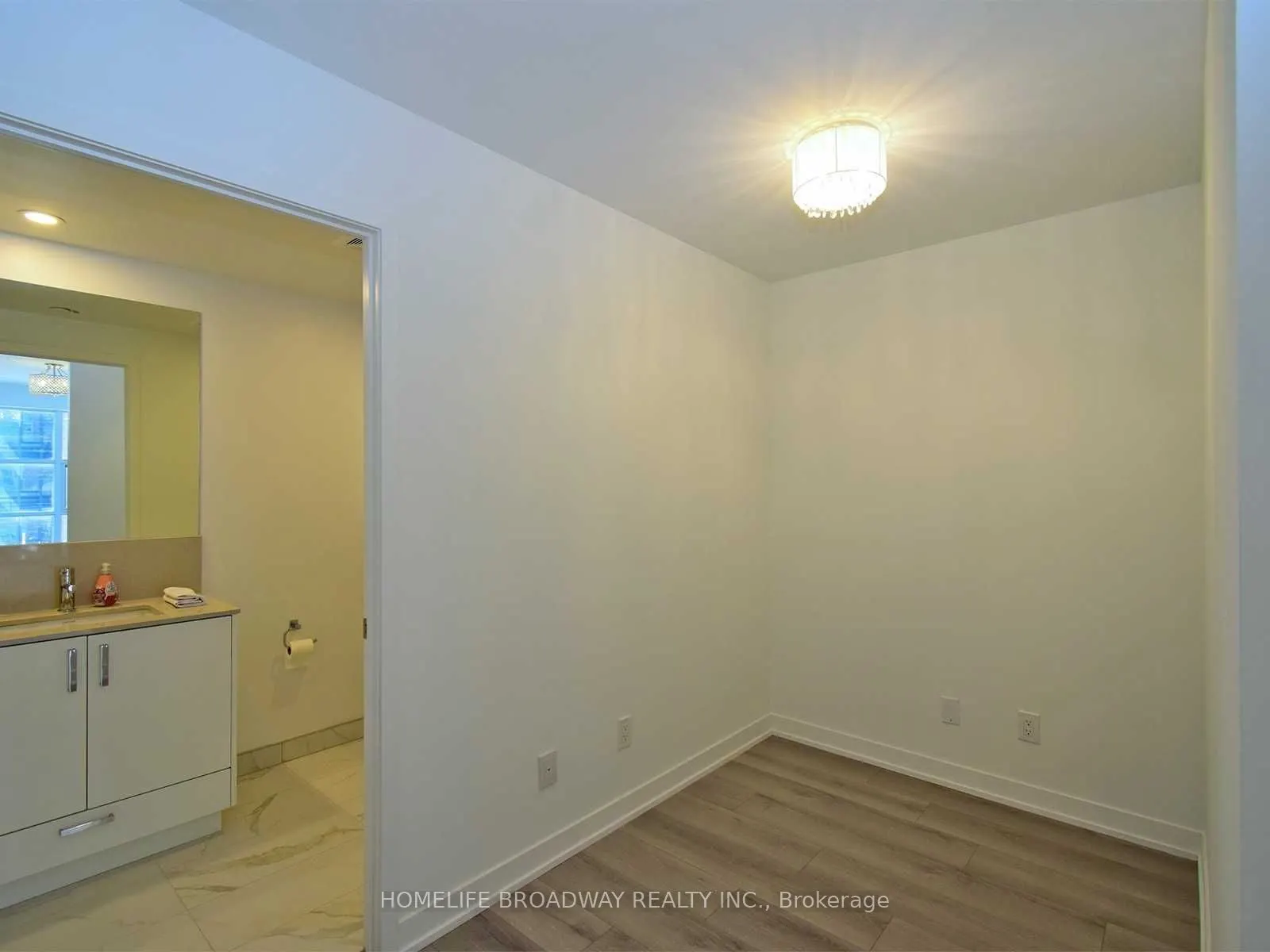 1787 St Clair Avenue W, #413