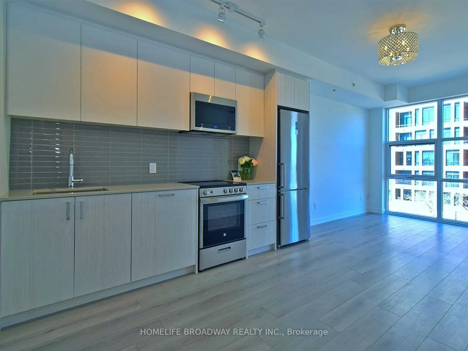 1787 St Clair Avenue W, #413