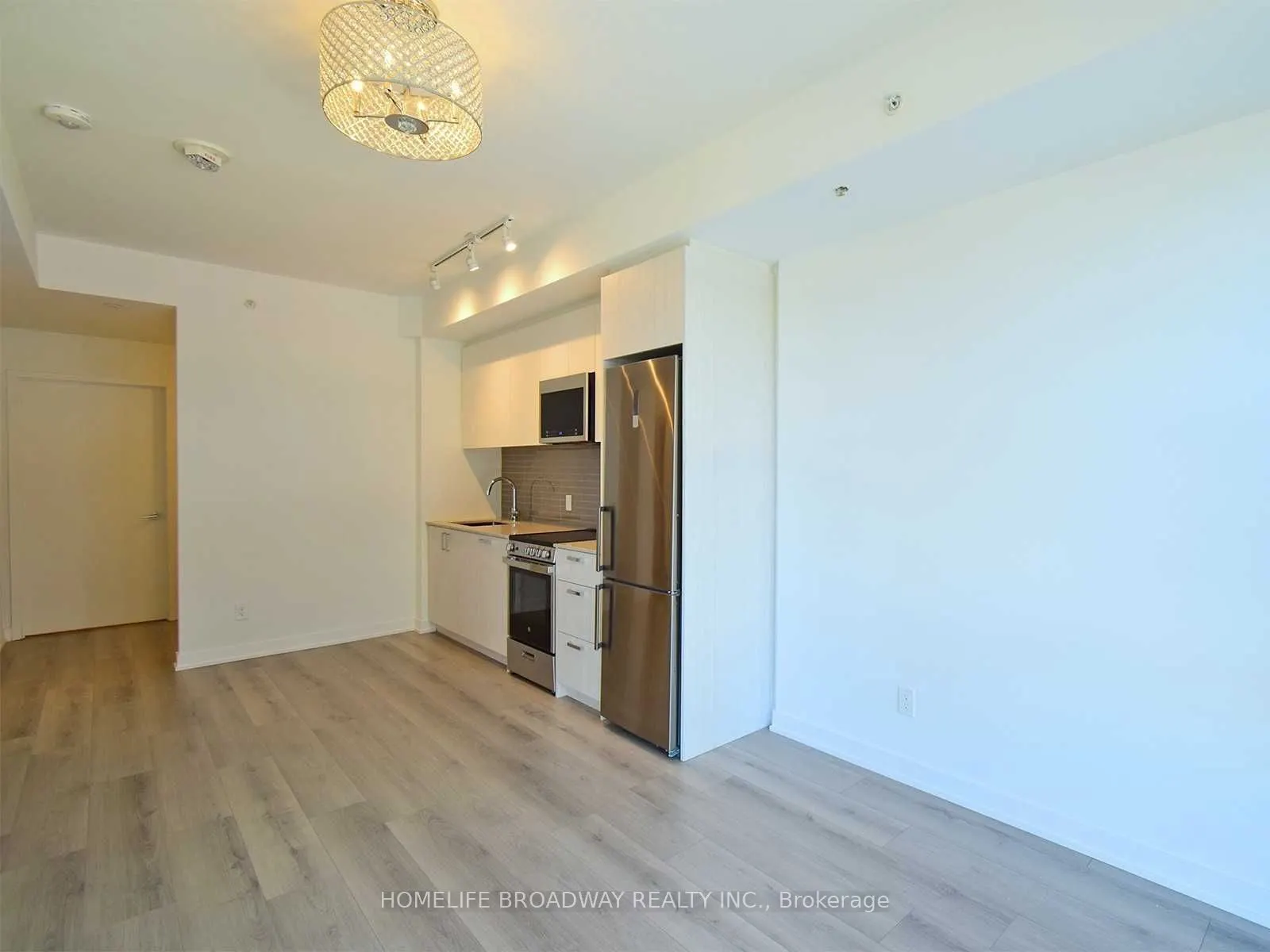 1787 St Clair Avenue W, #413