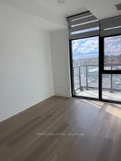 86 DUNDAS Street E, #818