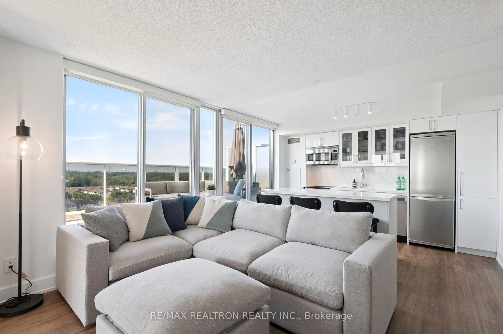 1040 The Queensway Avenue, #901