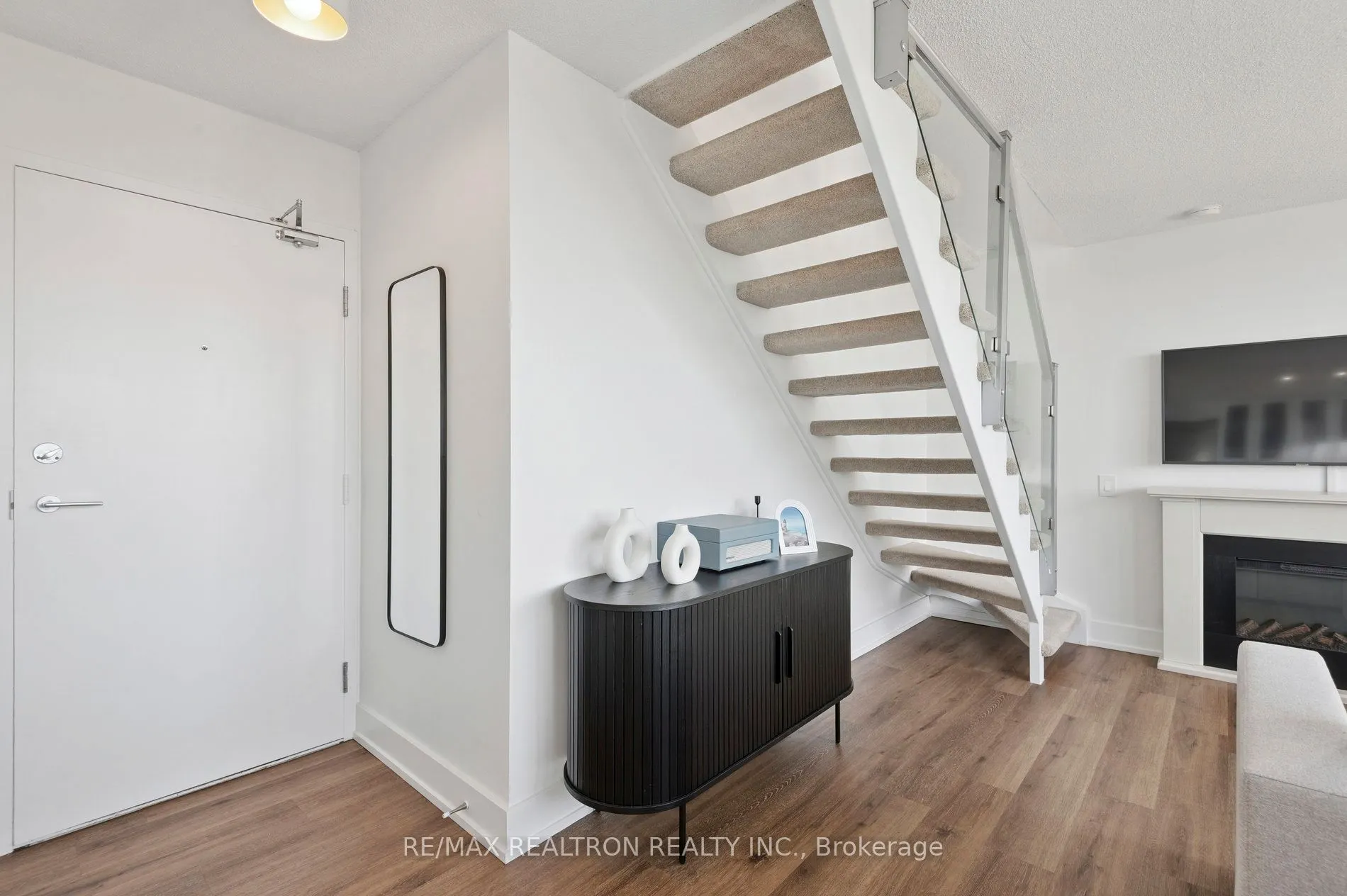 1040 The Queensway Avenue, #901
