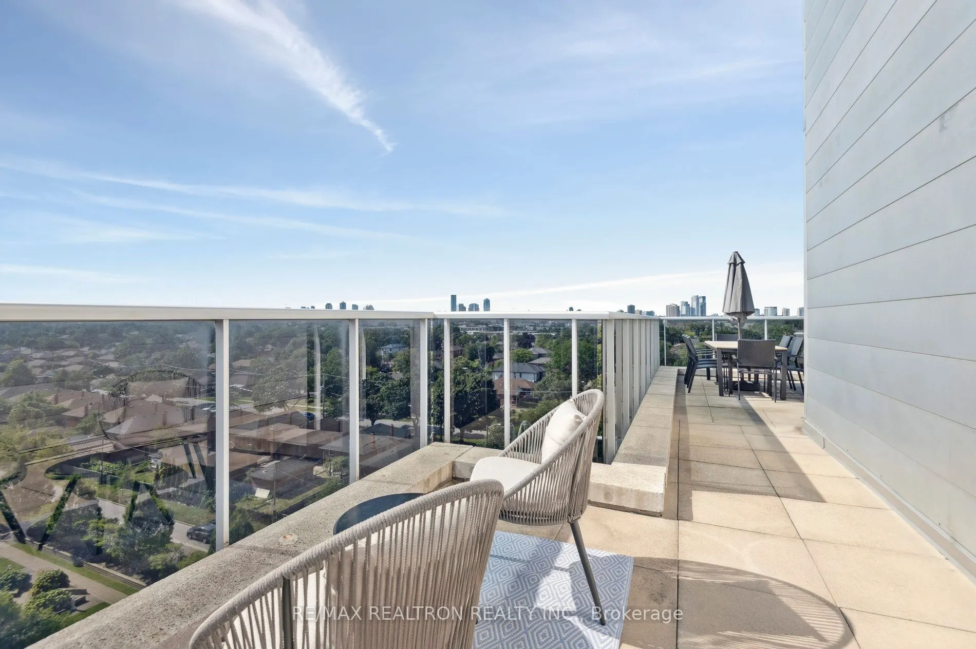 1040 The Queensway Avenue, #901