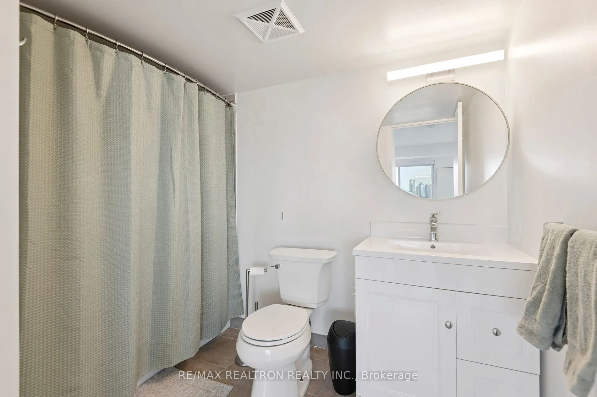1040 The Queensway Avenue, #901