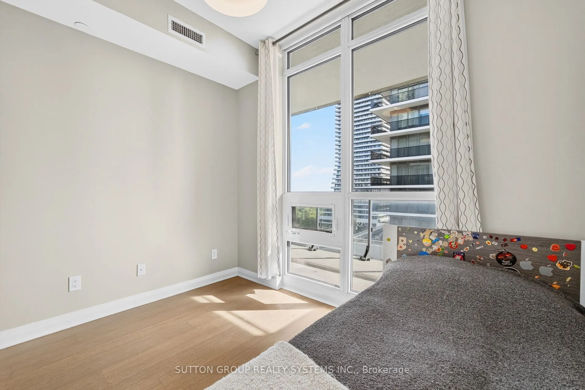 60 Annie Craig Drive, #815