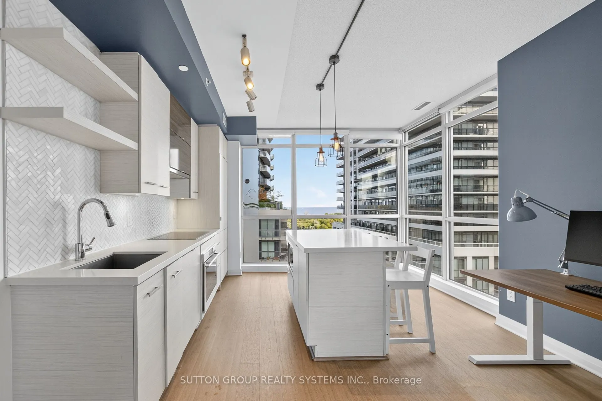 60 Annie Craig Drive, #815