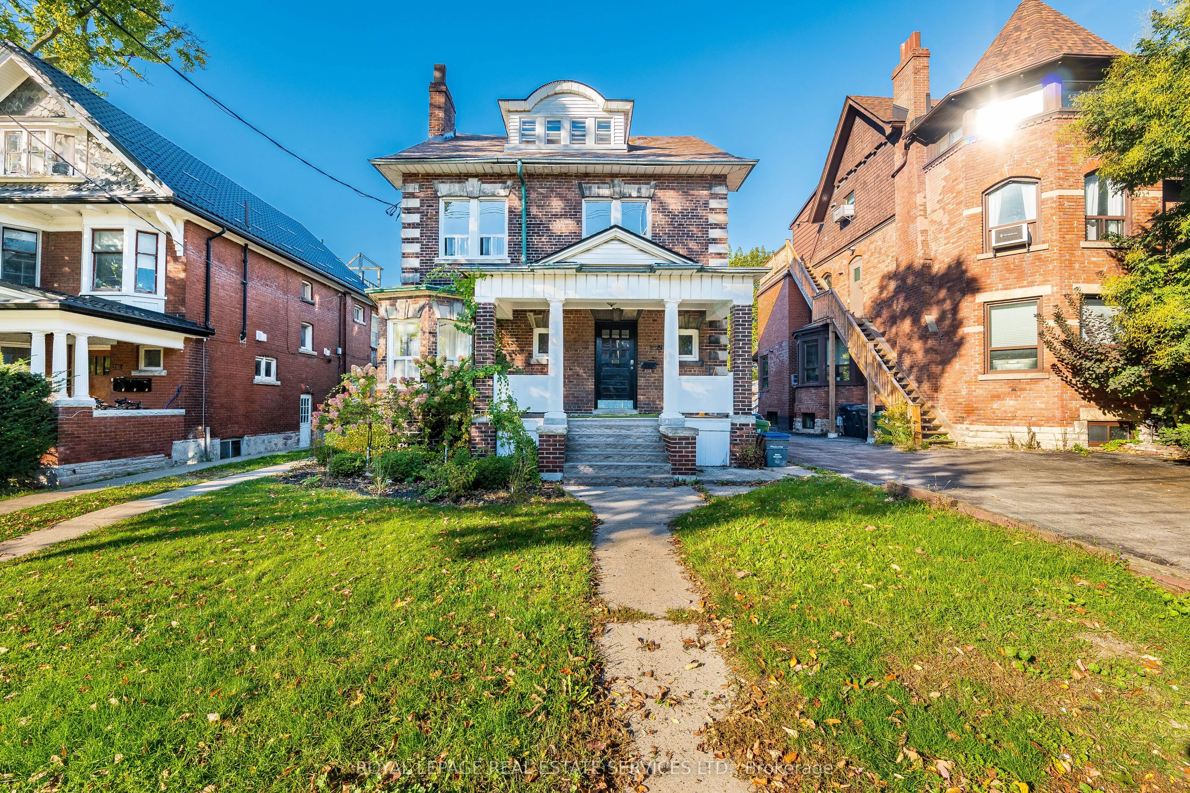 272-274 Roncesvalles Avenue