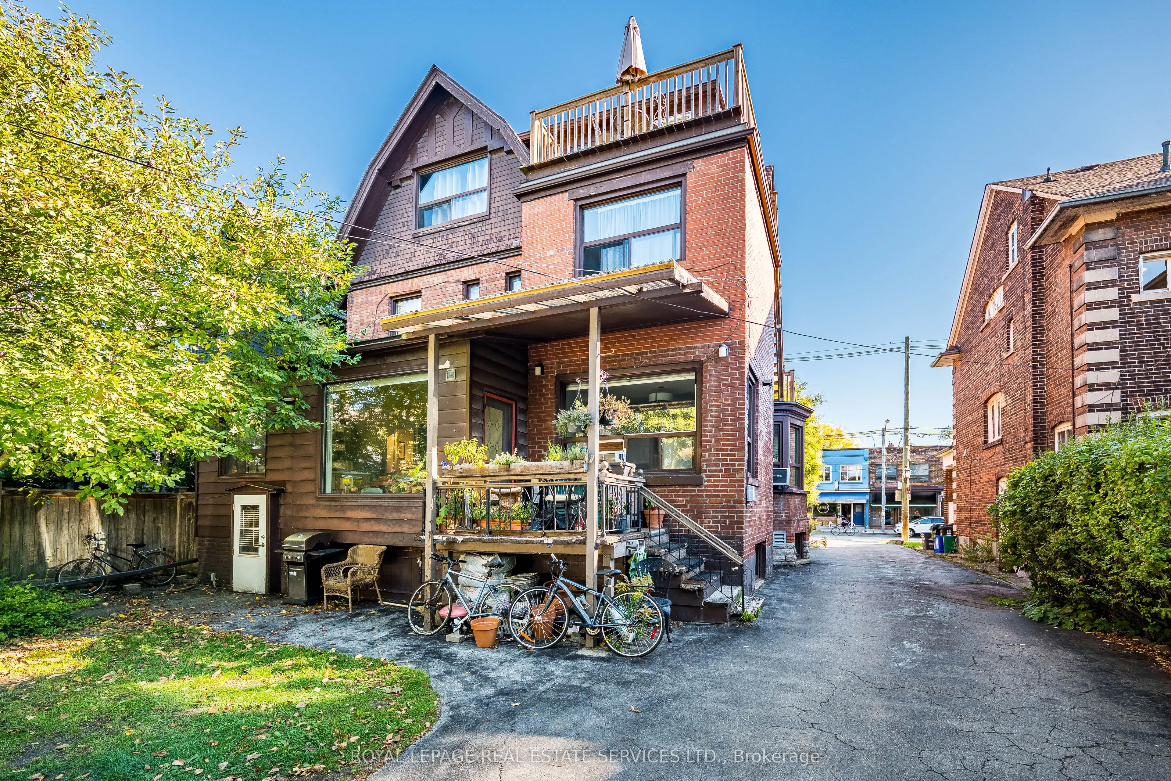 272-274 Roncesvalles Avenue