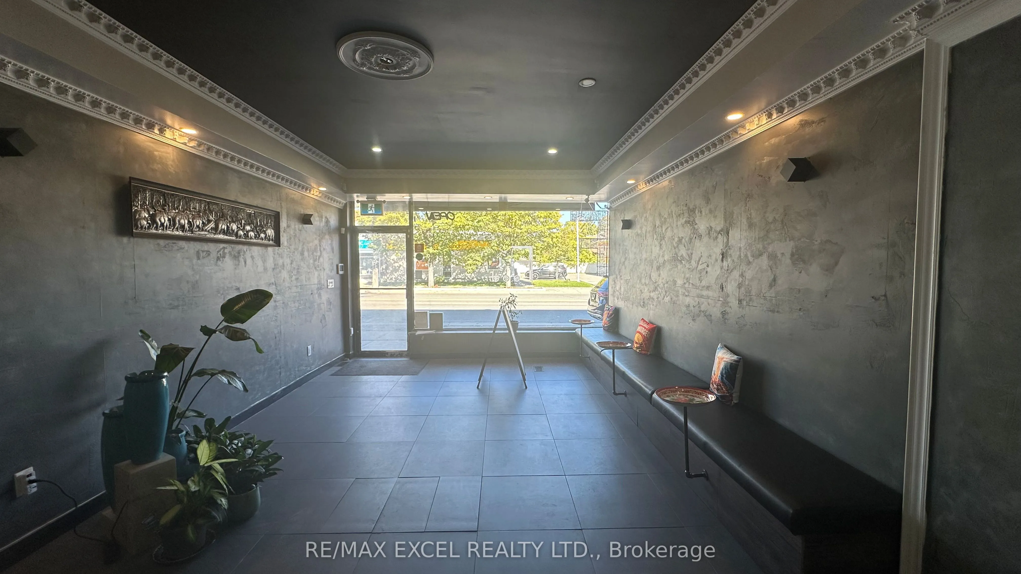 675 The Queensway